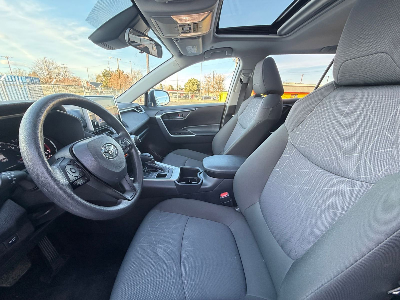 Thumbnail: 2025 Toyota RAV4 - 25