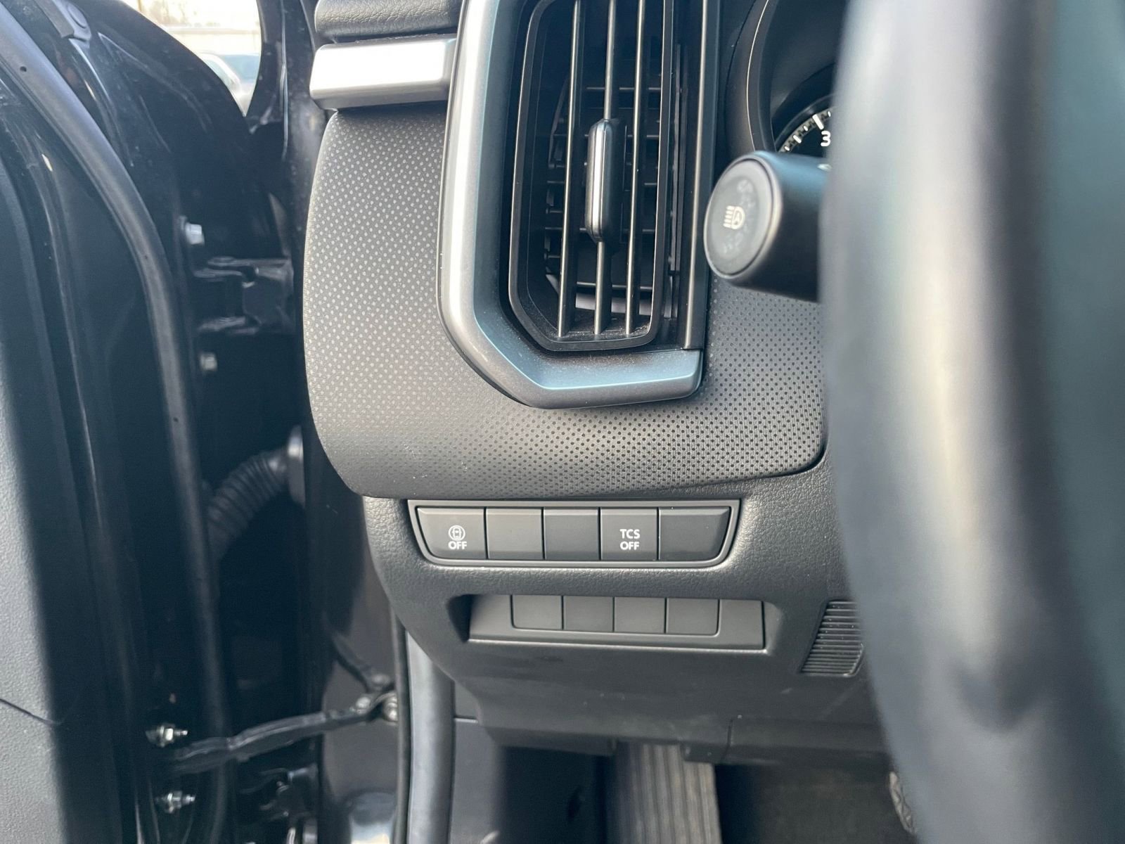 Thumbnail: 2025 Mazda CX-50 - 32