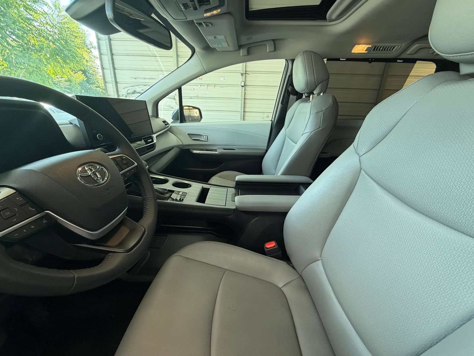 Thumbnail: 2025 Toyota Sienna - 28