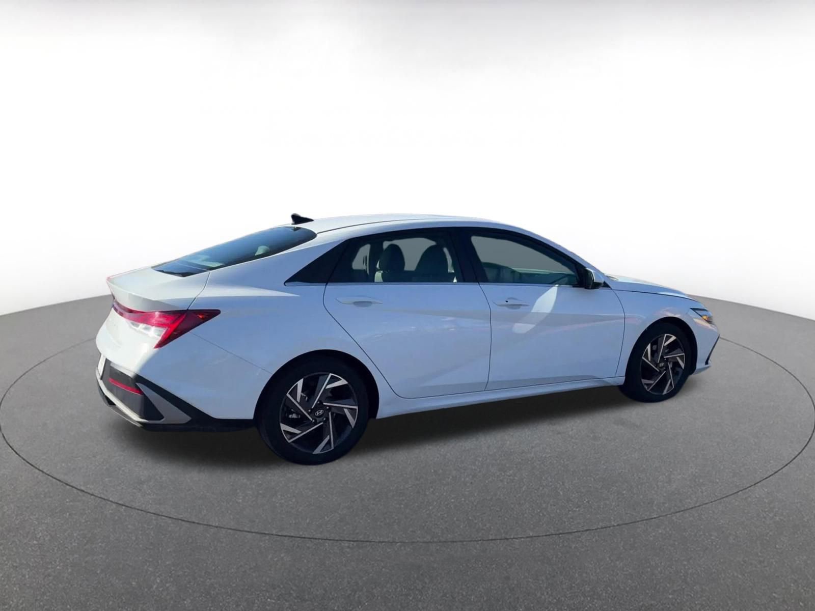 Thumbnail: 2025 Hyundai Elantra - 14