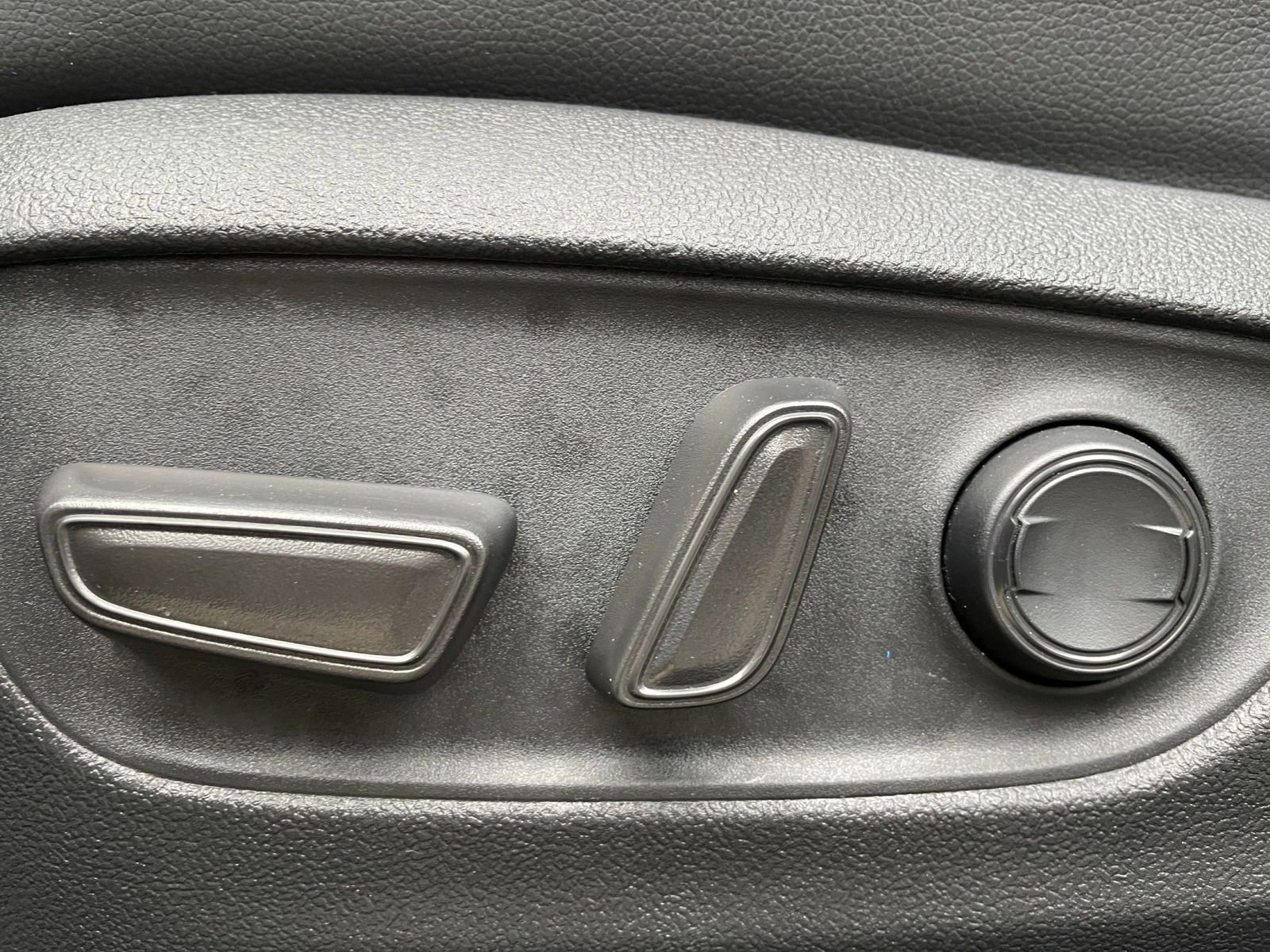 Thumbnail: 2025 Toyota Highlander - 22