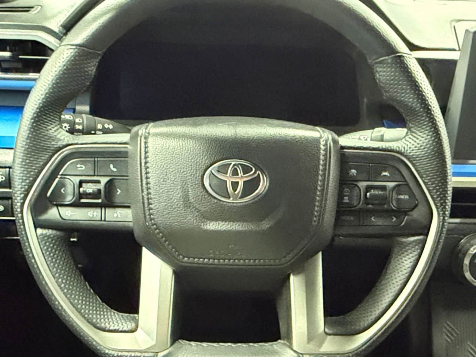 Thumbnail: 2025 Toyota Tacoma - 25