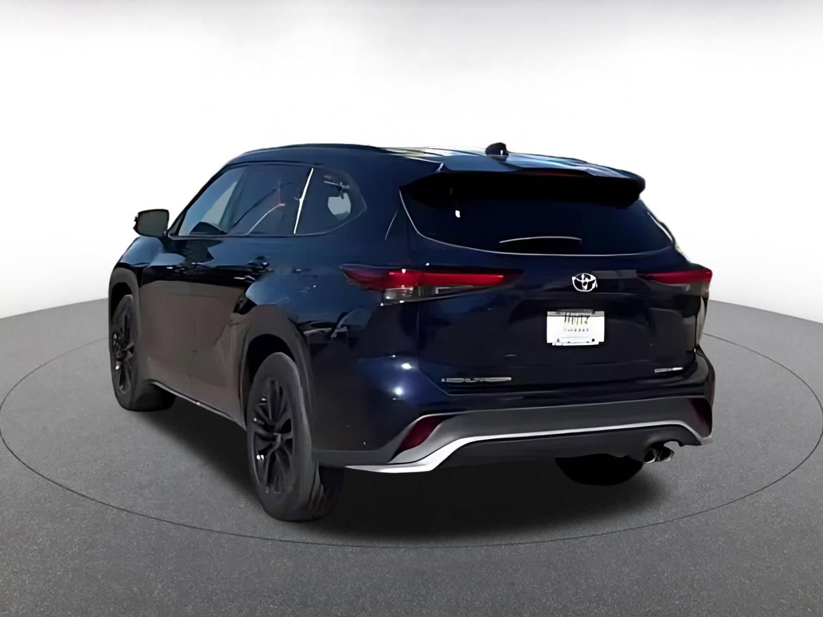 Thumbnail: 2025 Toyota Highlander - 9