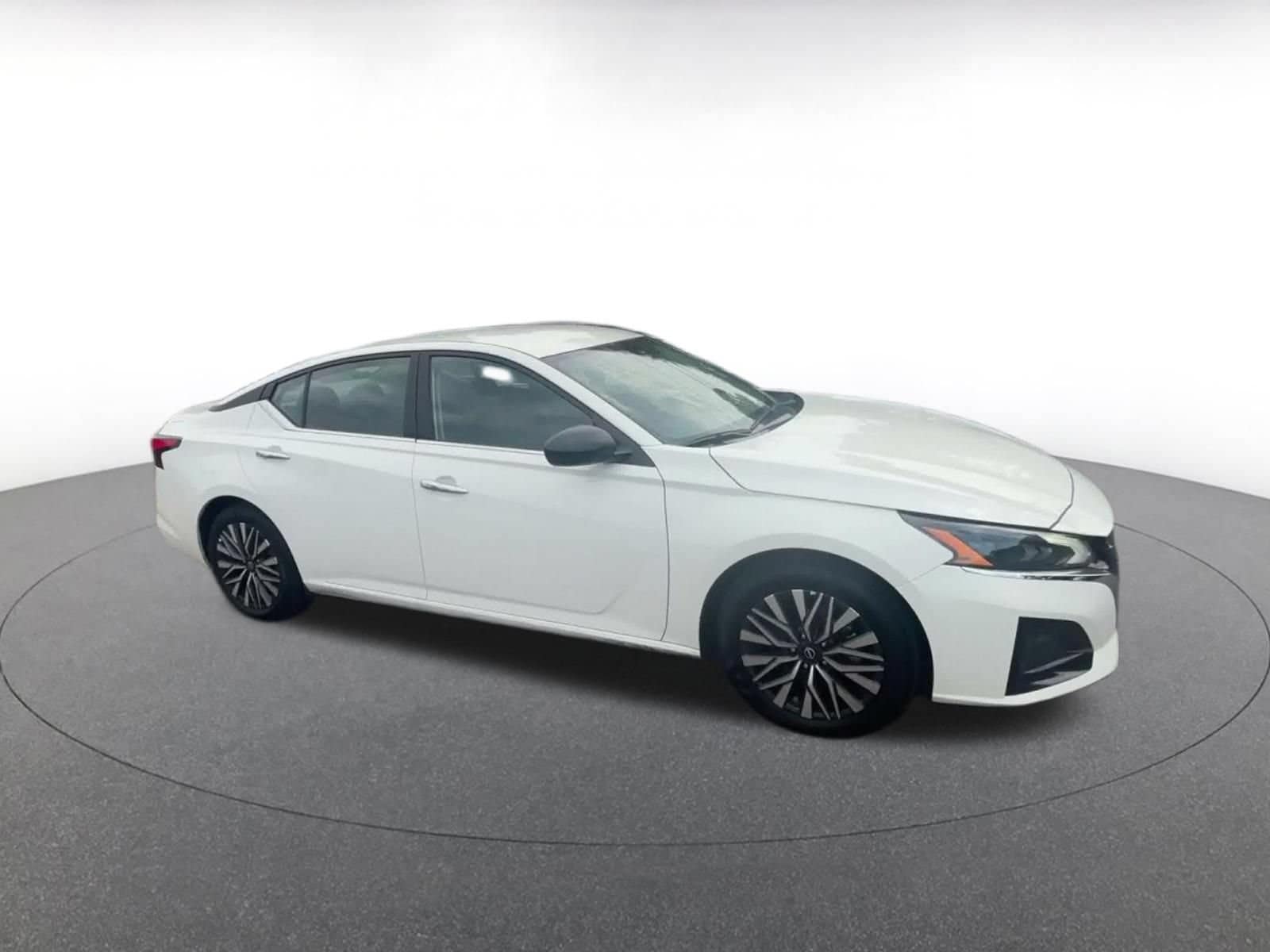 Thumbnail: 2025 Nissan Altima - 2