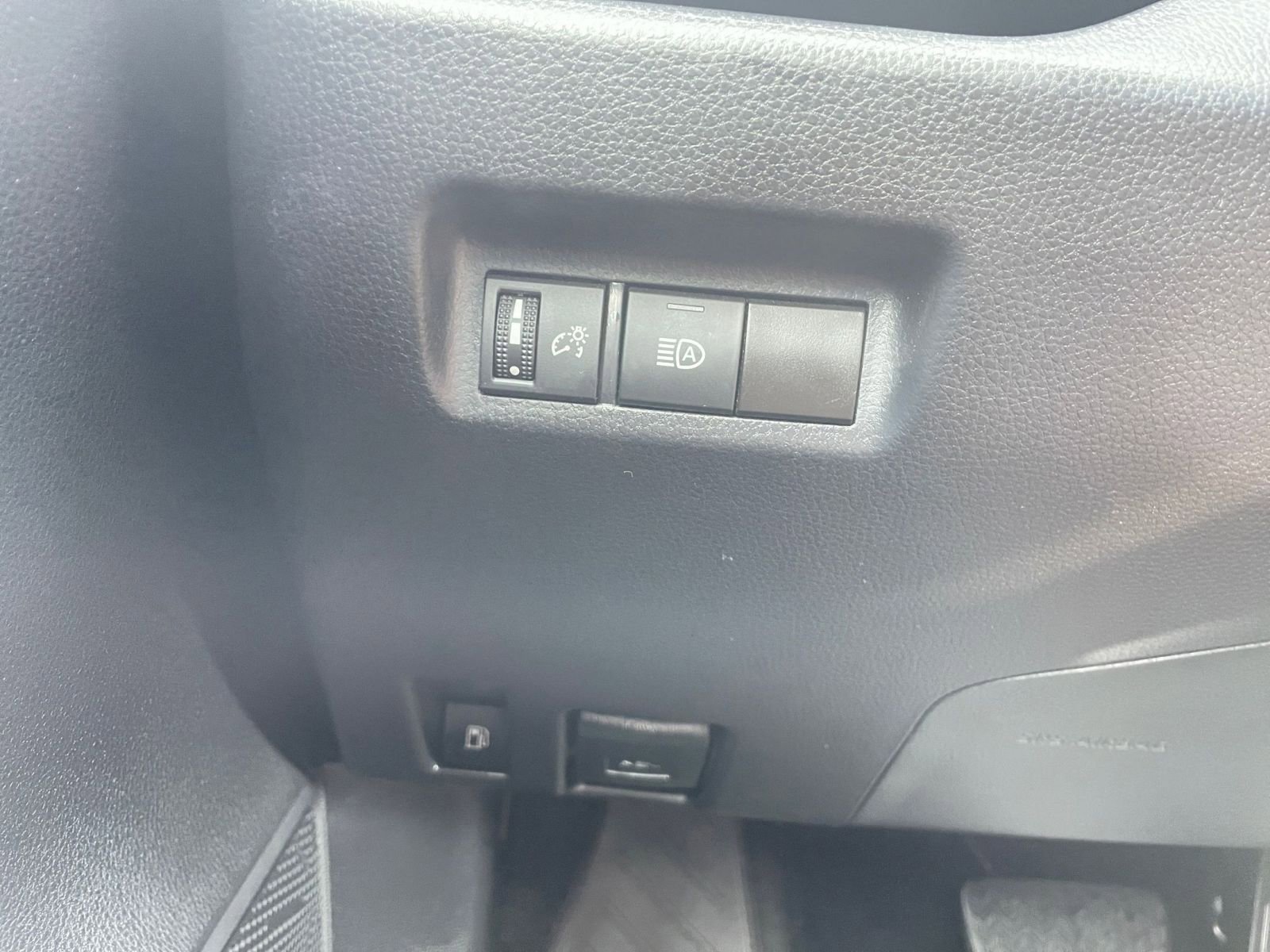 Thumbnail: 2025 Toyota RAV4 - 34