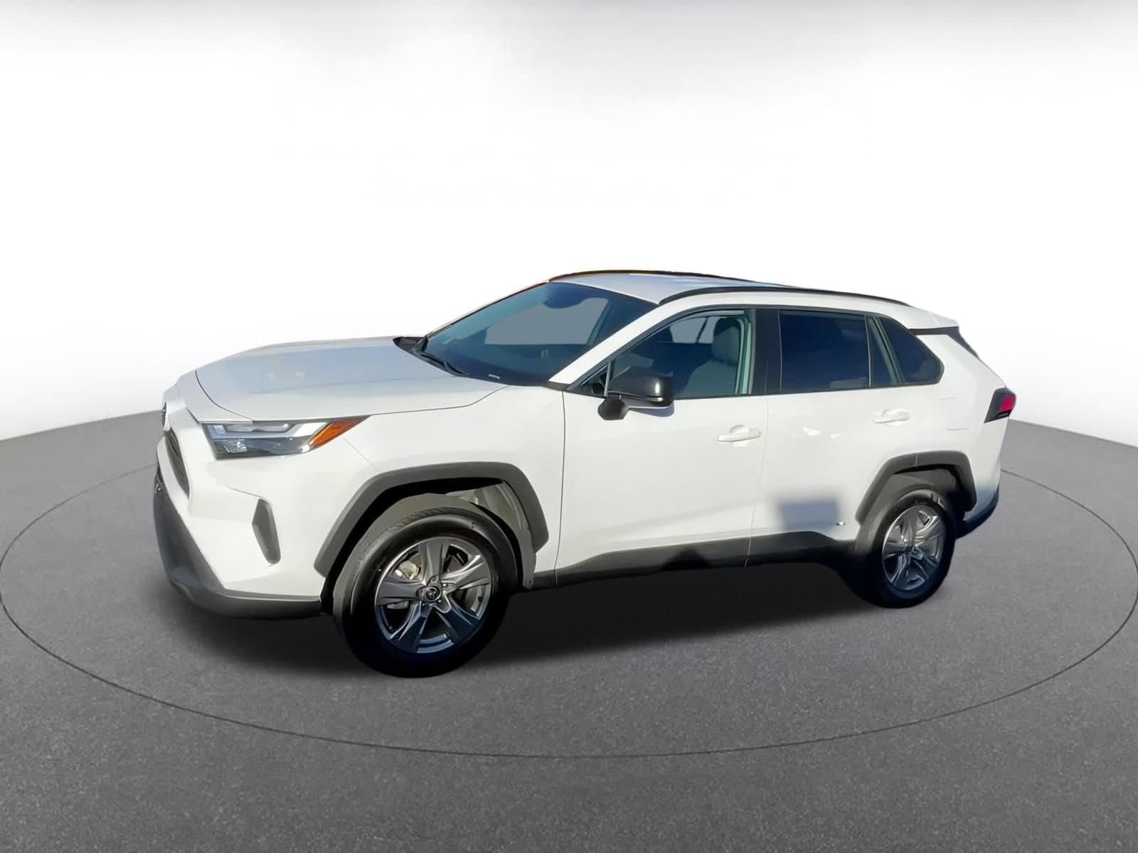Thumbnail: 2025 Toyota RAV4 - 8