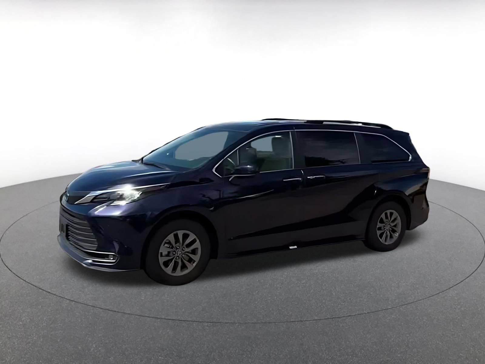 Thumbnail: 2025 Toyota Sienna - 7