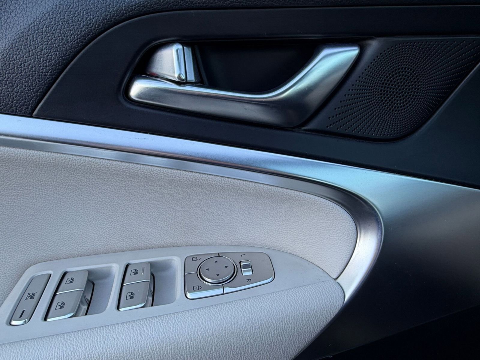 Thumbnail: 2025 Genesis G70 - 18