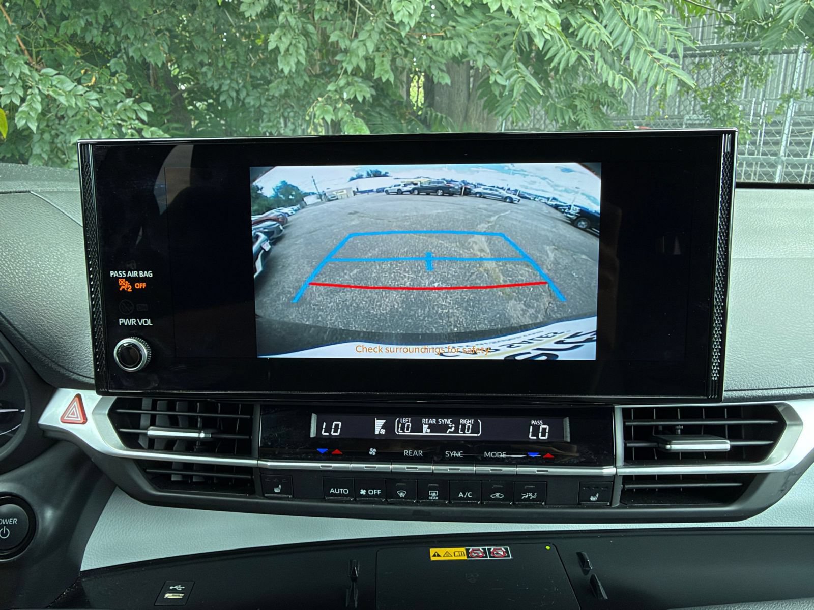 Thumbnail: 2025 Toyota Sienna - 24