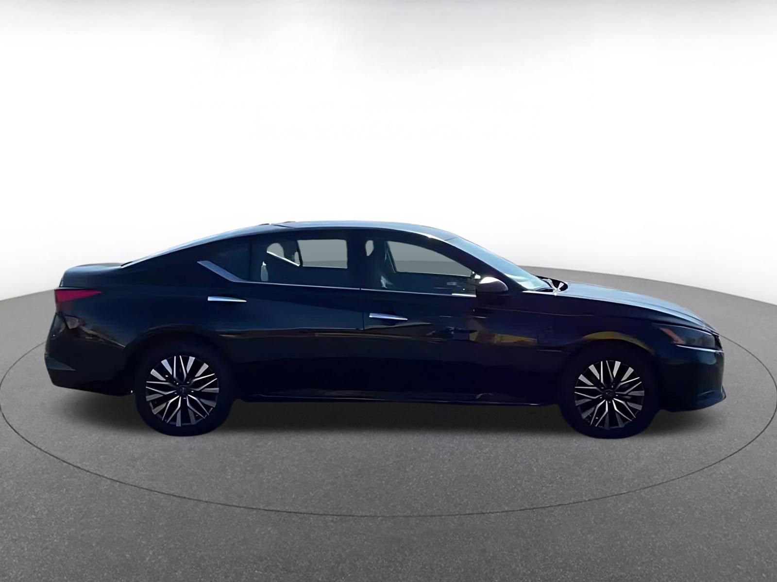 Thumbnail: 2025 Nissan Altima - 10