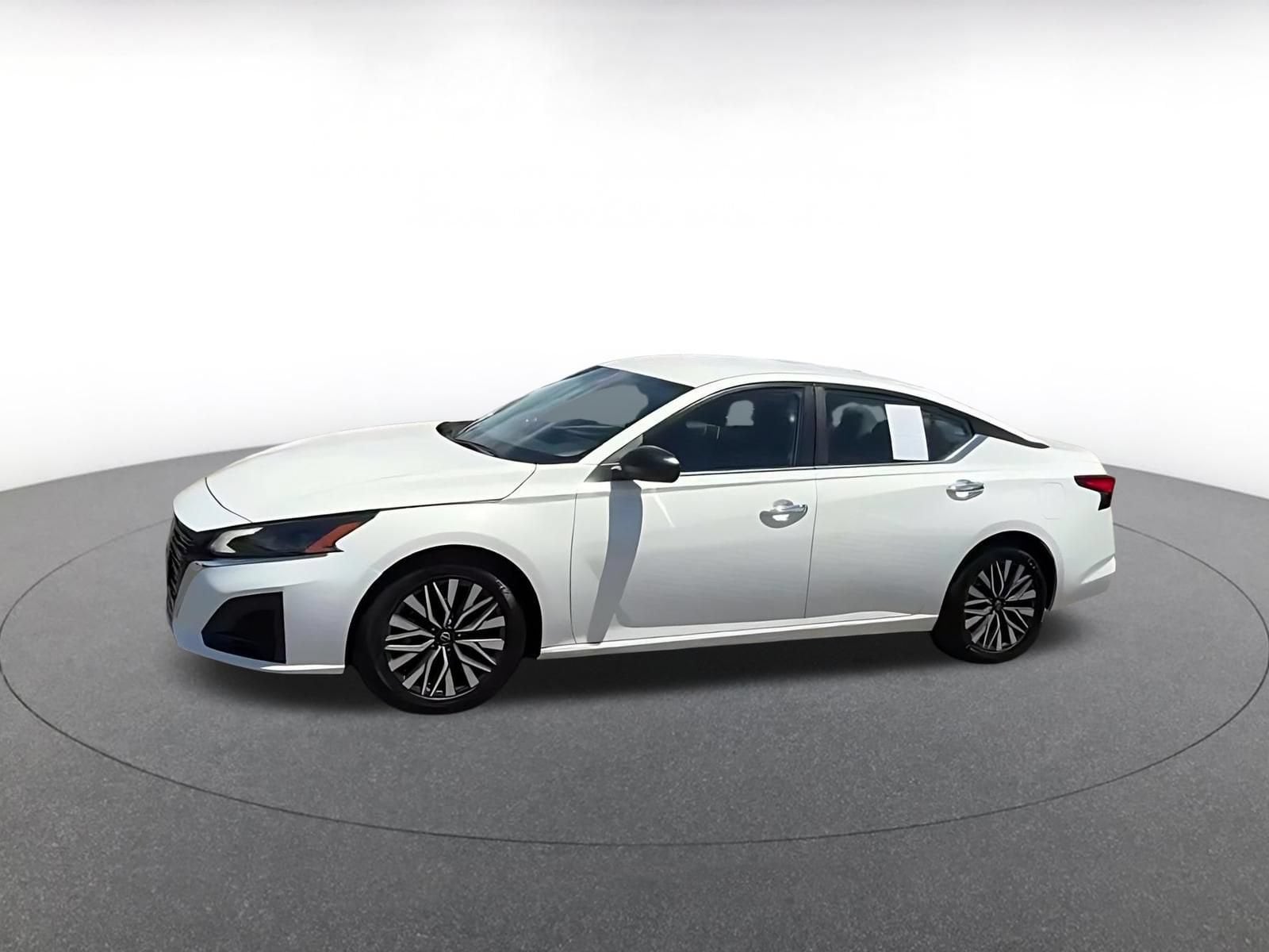 Thumbnail: 2025 Nissan Altima - 8