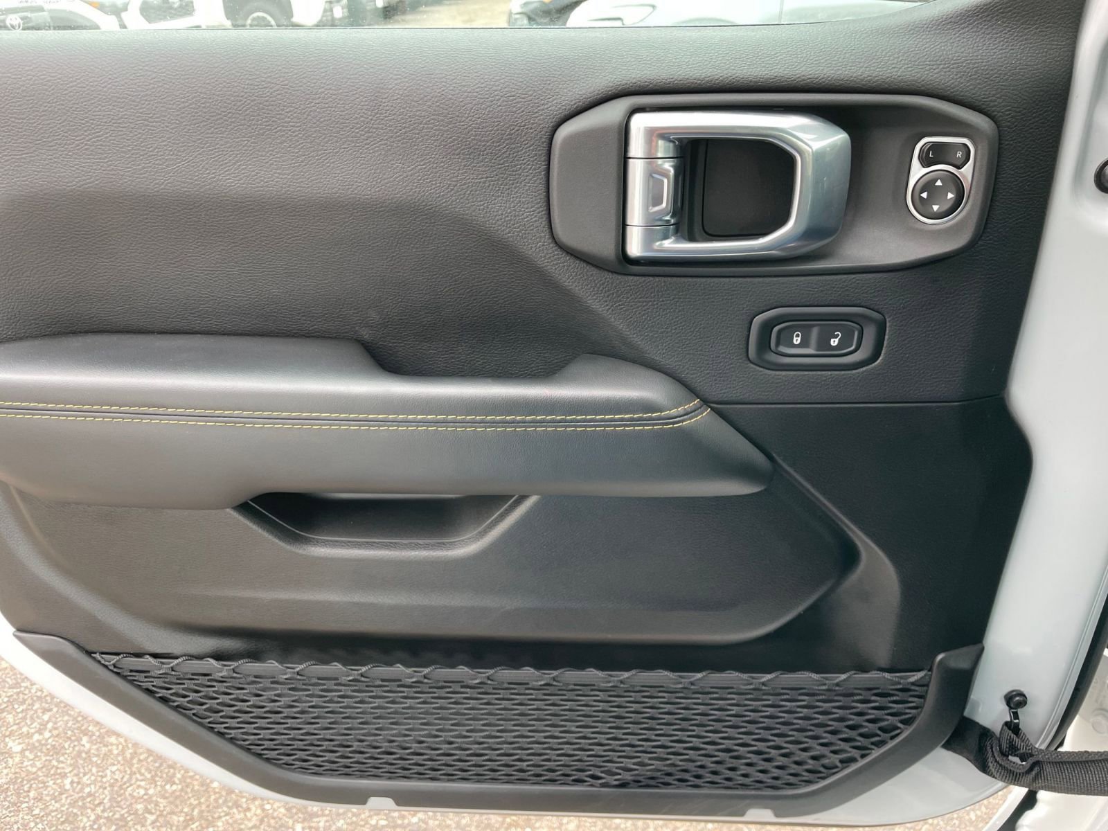 Thumbnail: 2025 Jeep Wrangler - 18