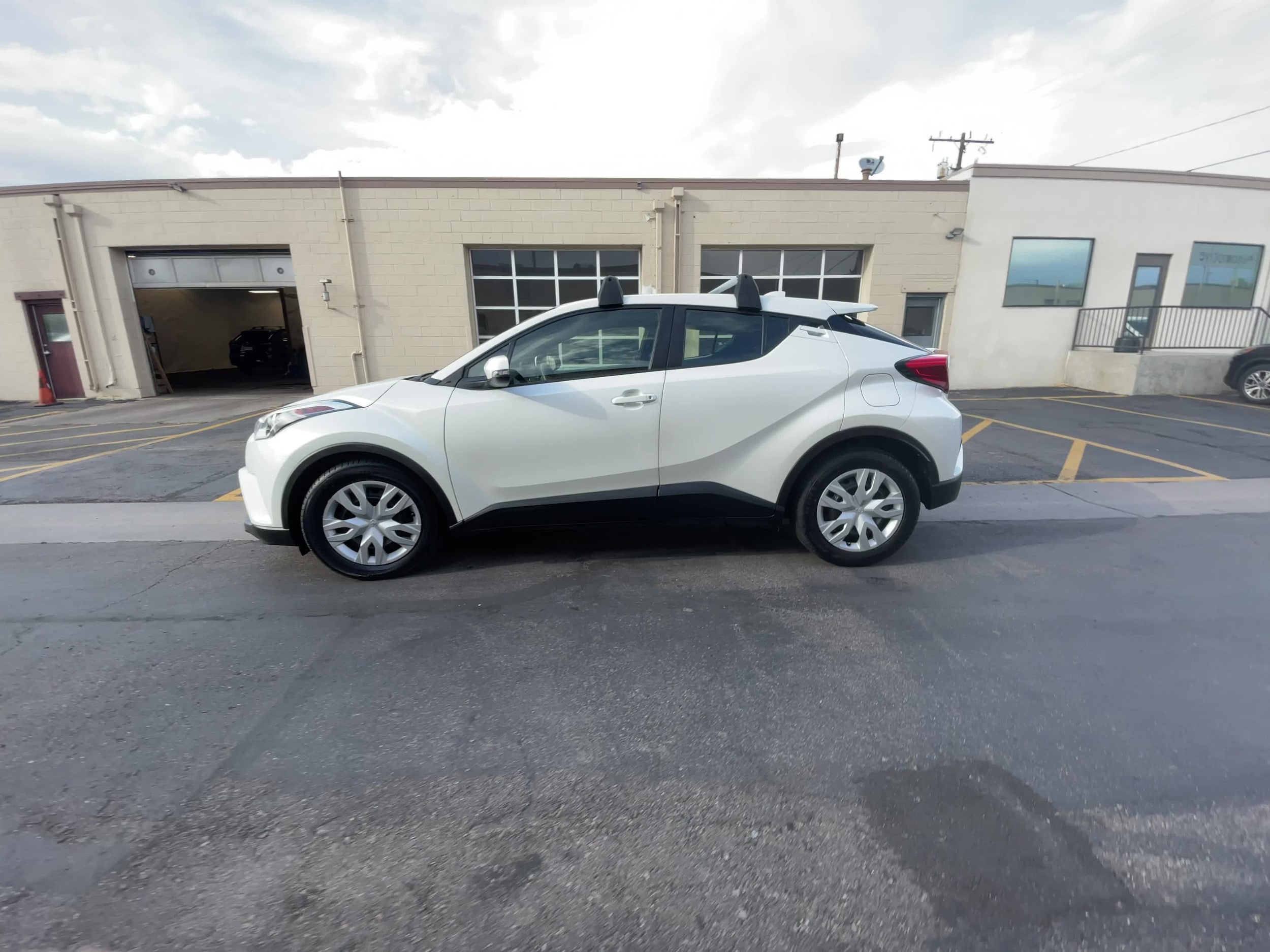 2019 Toyota C-HR LE 12