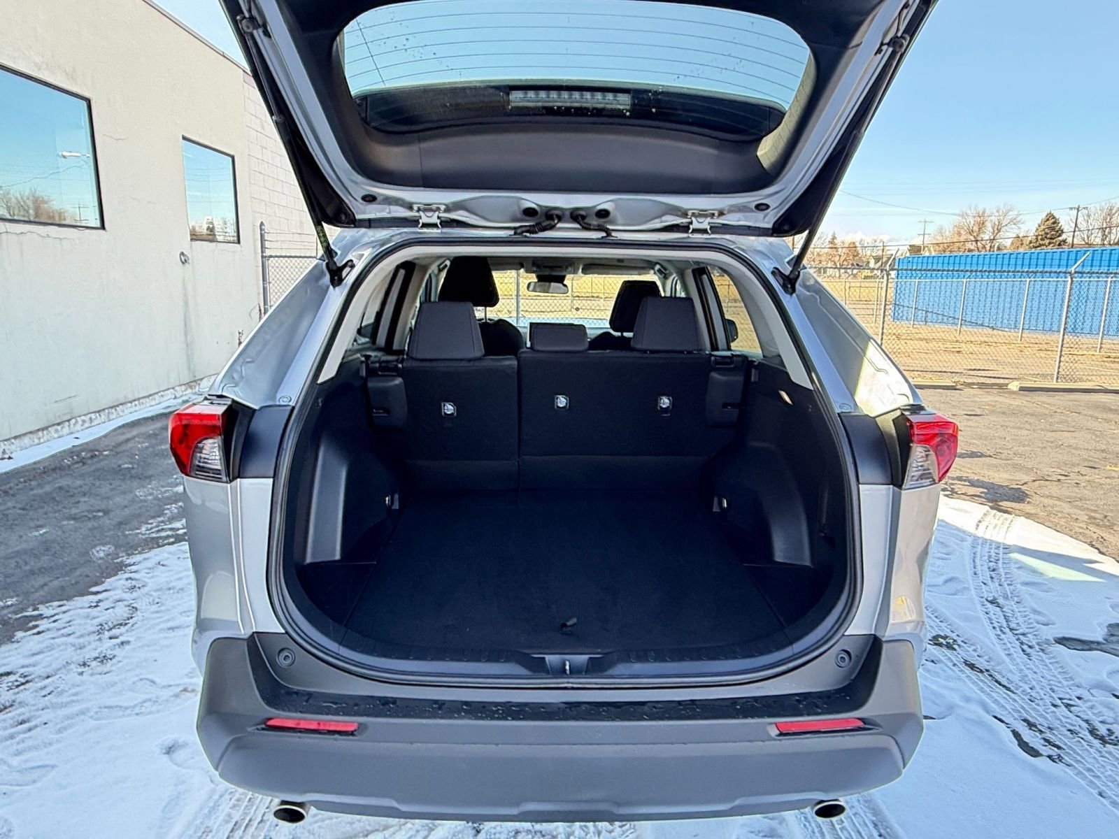 Thumbnail: 2025 Toyota RAV4 - 31