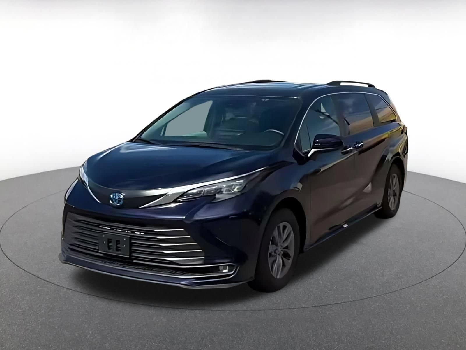 Thumbnail: 2025 Toyota Sienna - 6