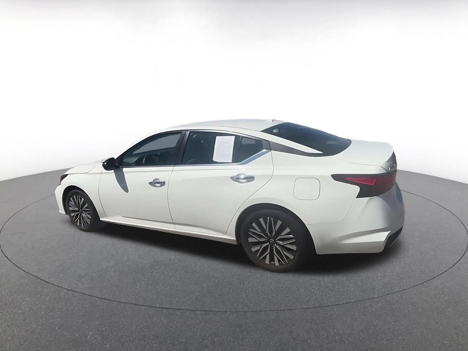 Thumbnail: 2025 Nissan Altima - 10