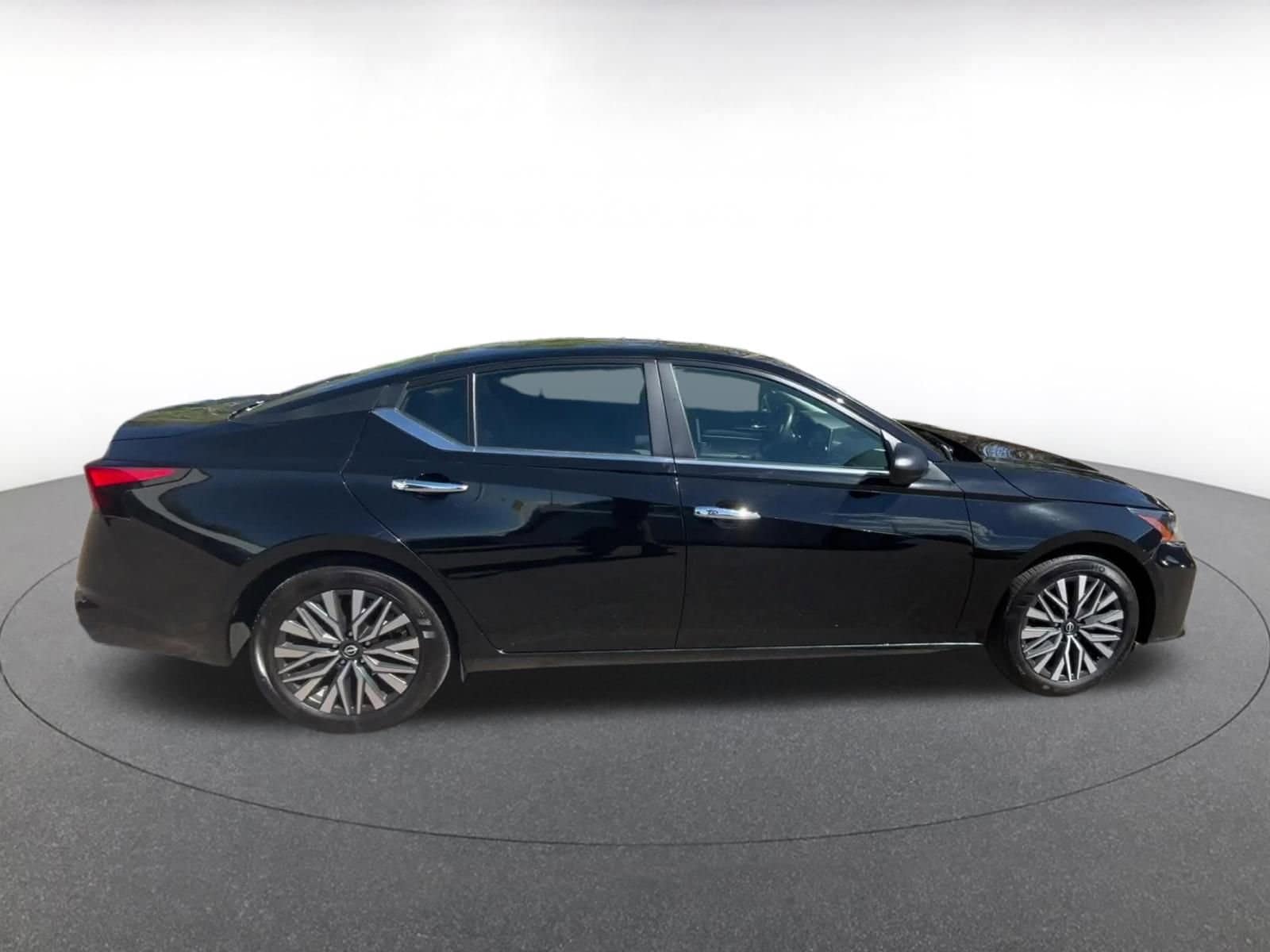 Thumbnail: 2025 Nissan Altima - 15