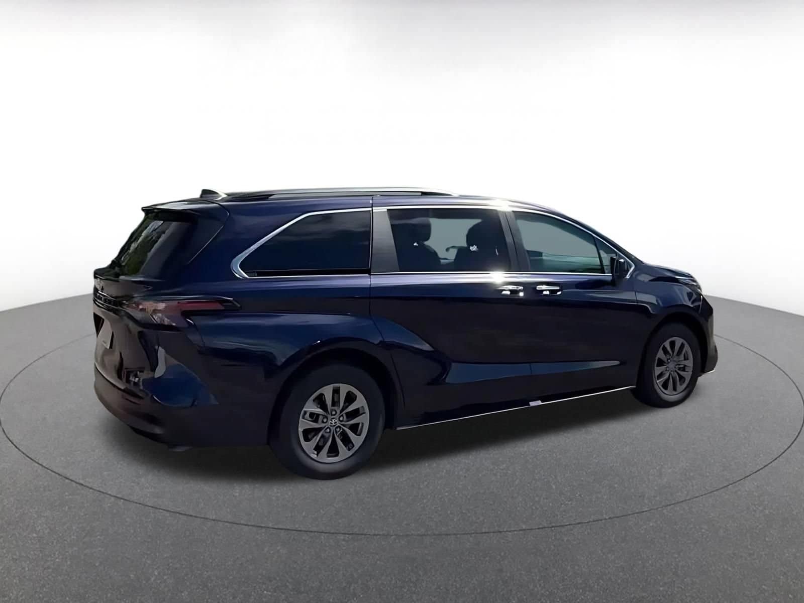 Thumbnail: 2025 Toyota Sienna - 13
