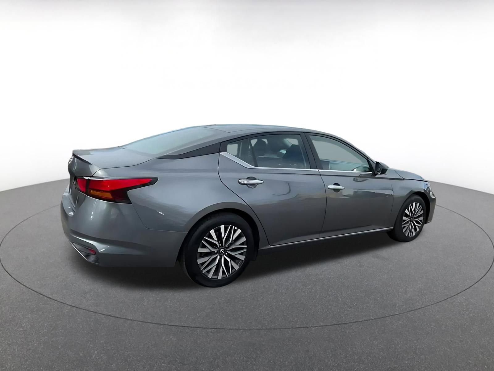 Thumbnail: 2025 Nissan Altima - 15