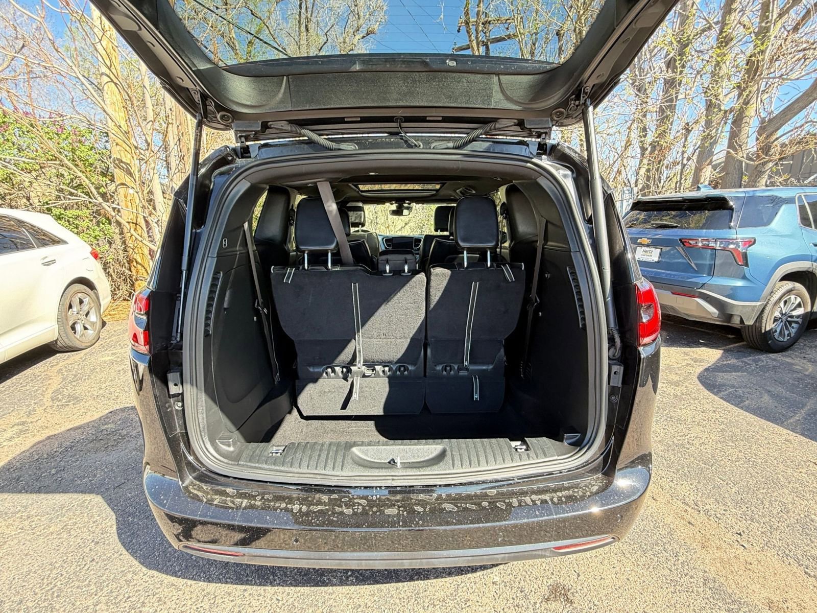 Thumbnail: 2025 Chrysler Pacifica - 31