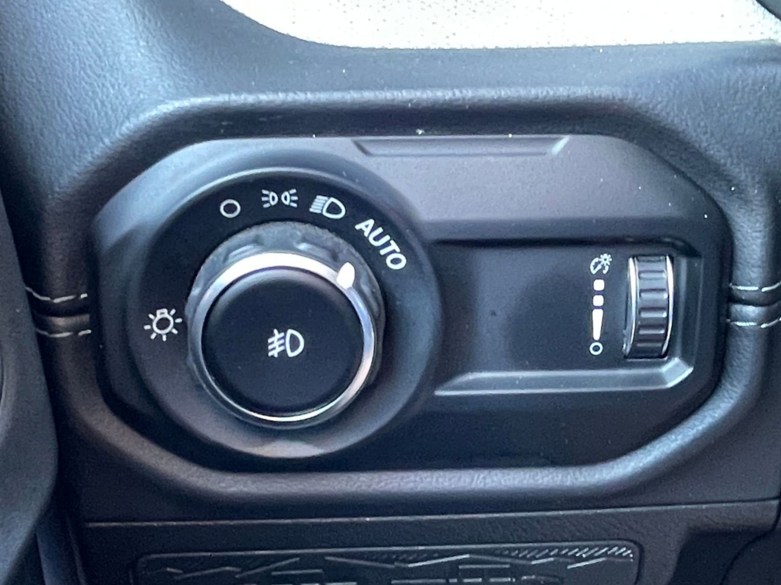 Thumbnail: 2025 Jeep Wrangler - 34