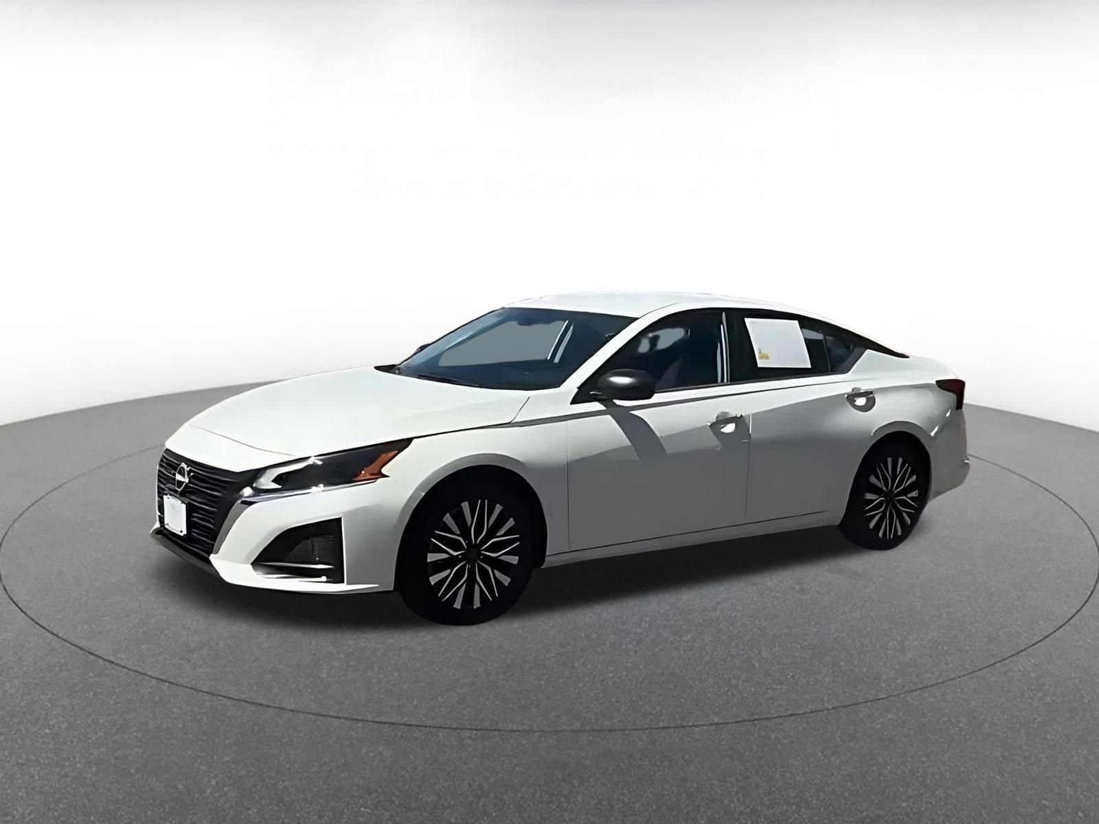 Thumbnail: 2025 Nissan Altima - 8