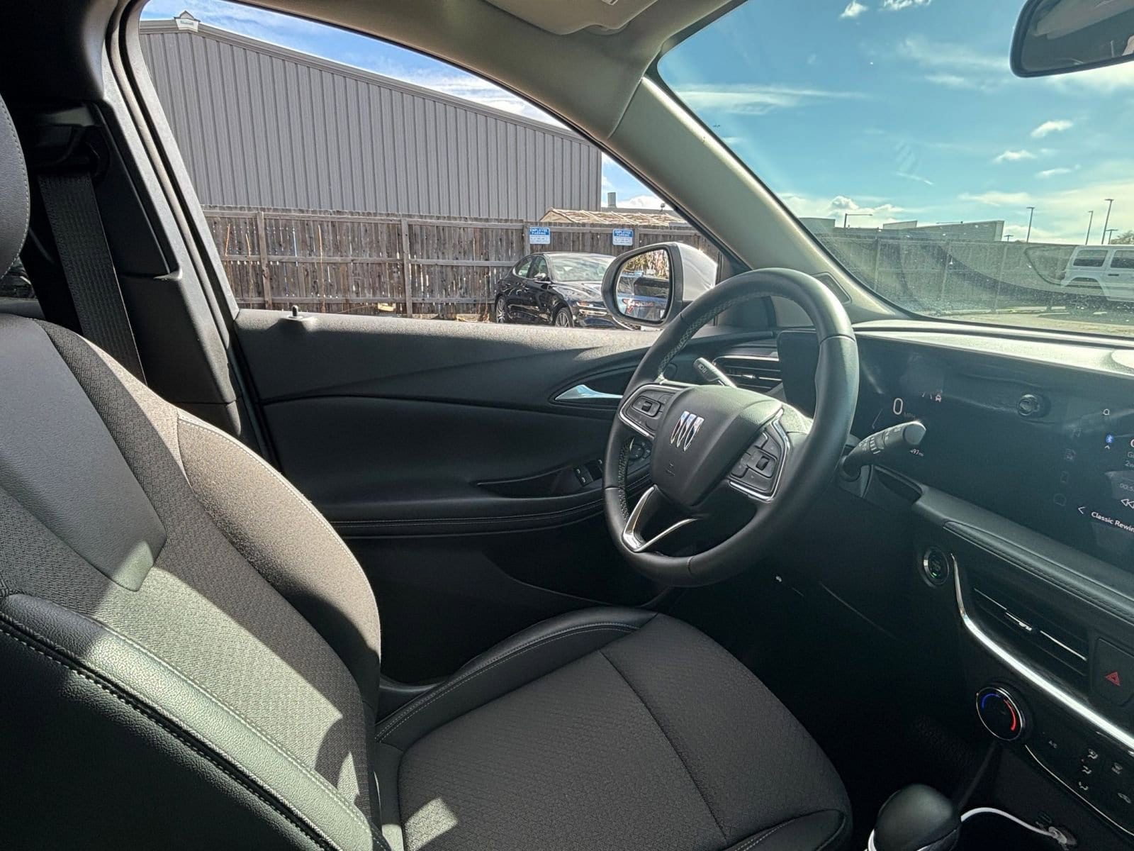 Thumbnail: 2025 Buick Encore GX - 31