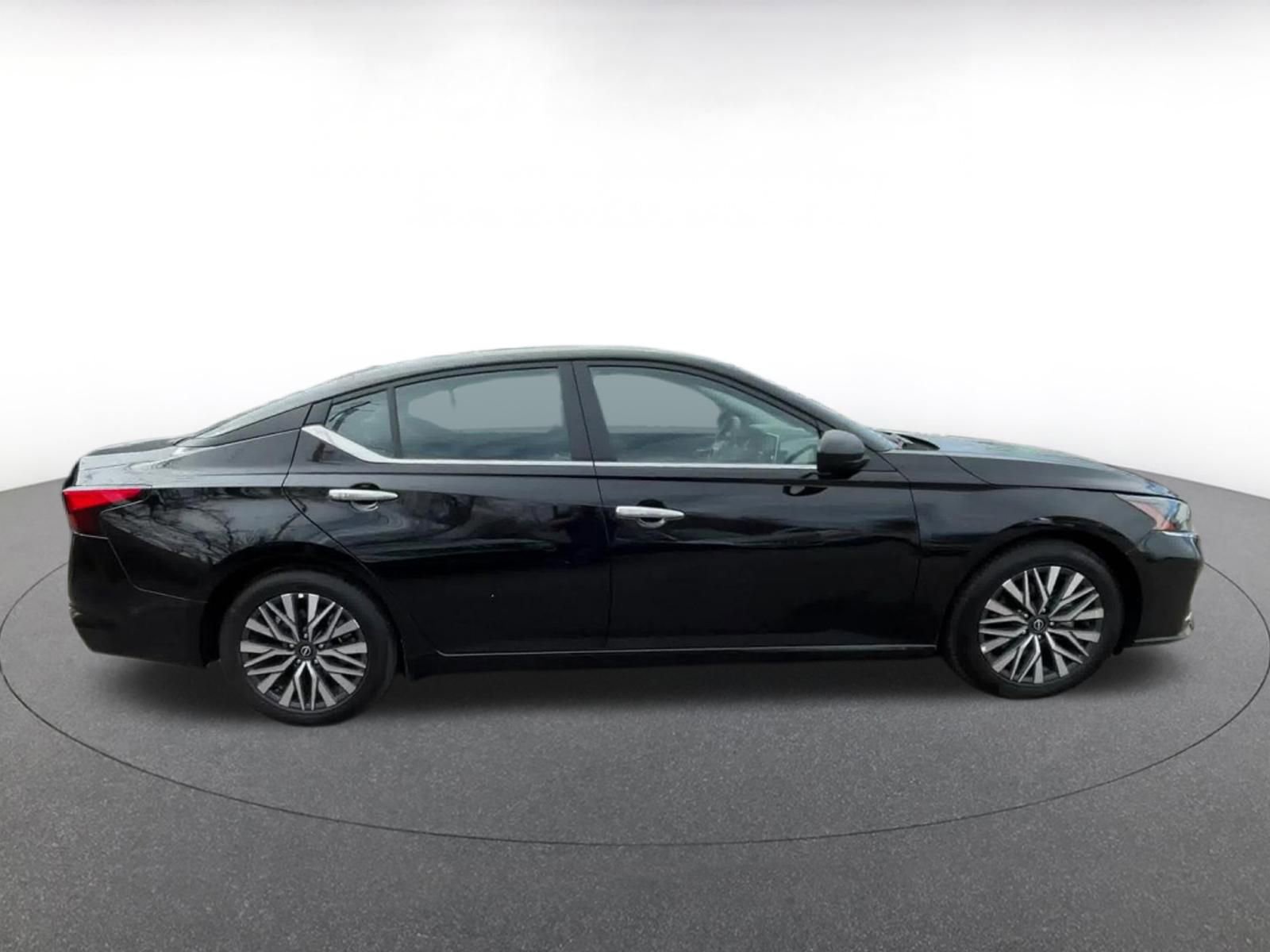 Thumbnail: 2025 Nissan Altima - 16