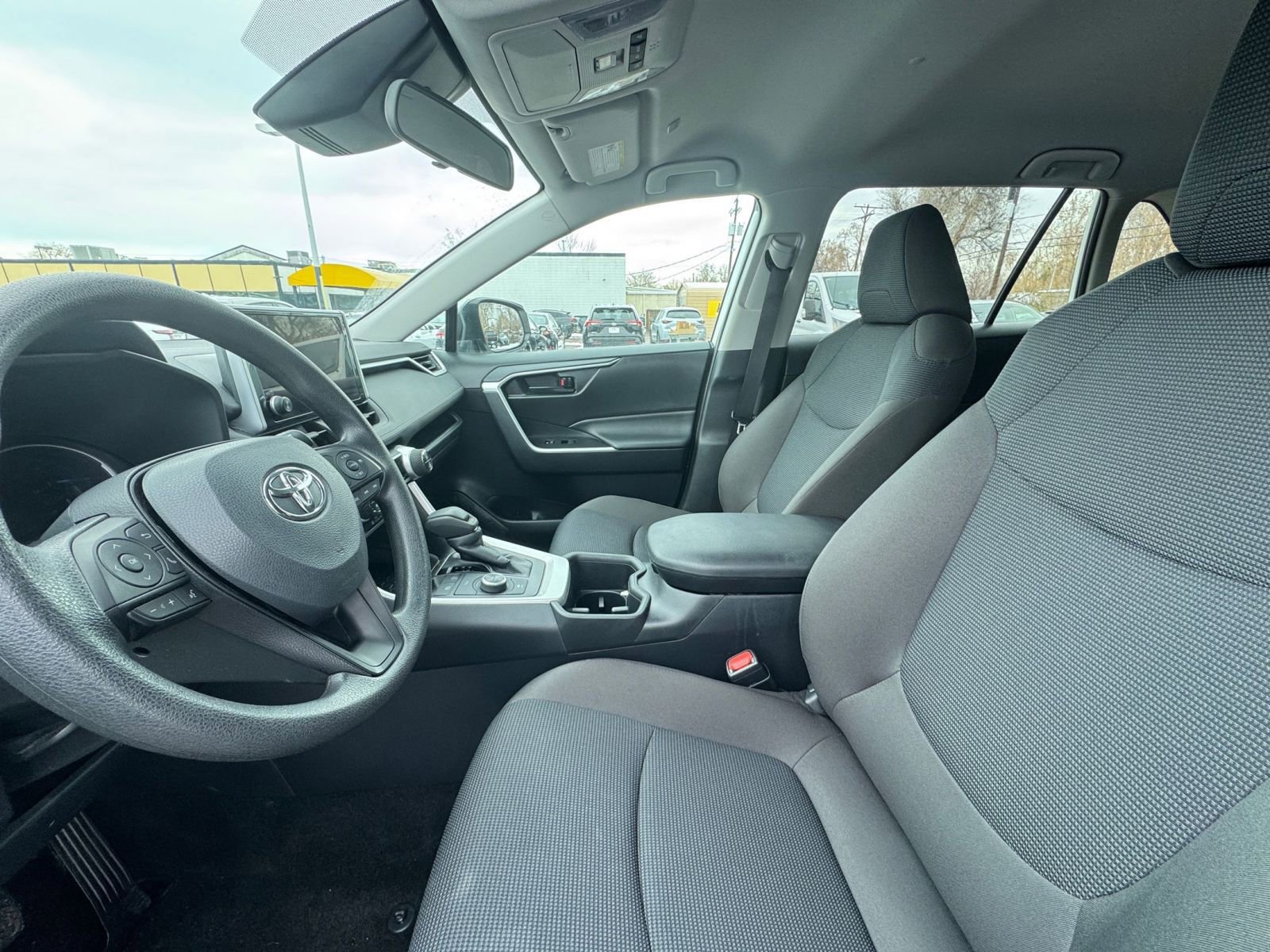 Thumbnail: 2025 Toyota RAV4 - 25