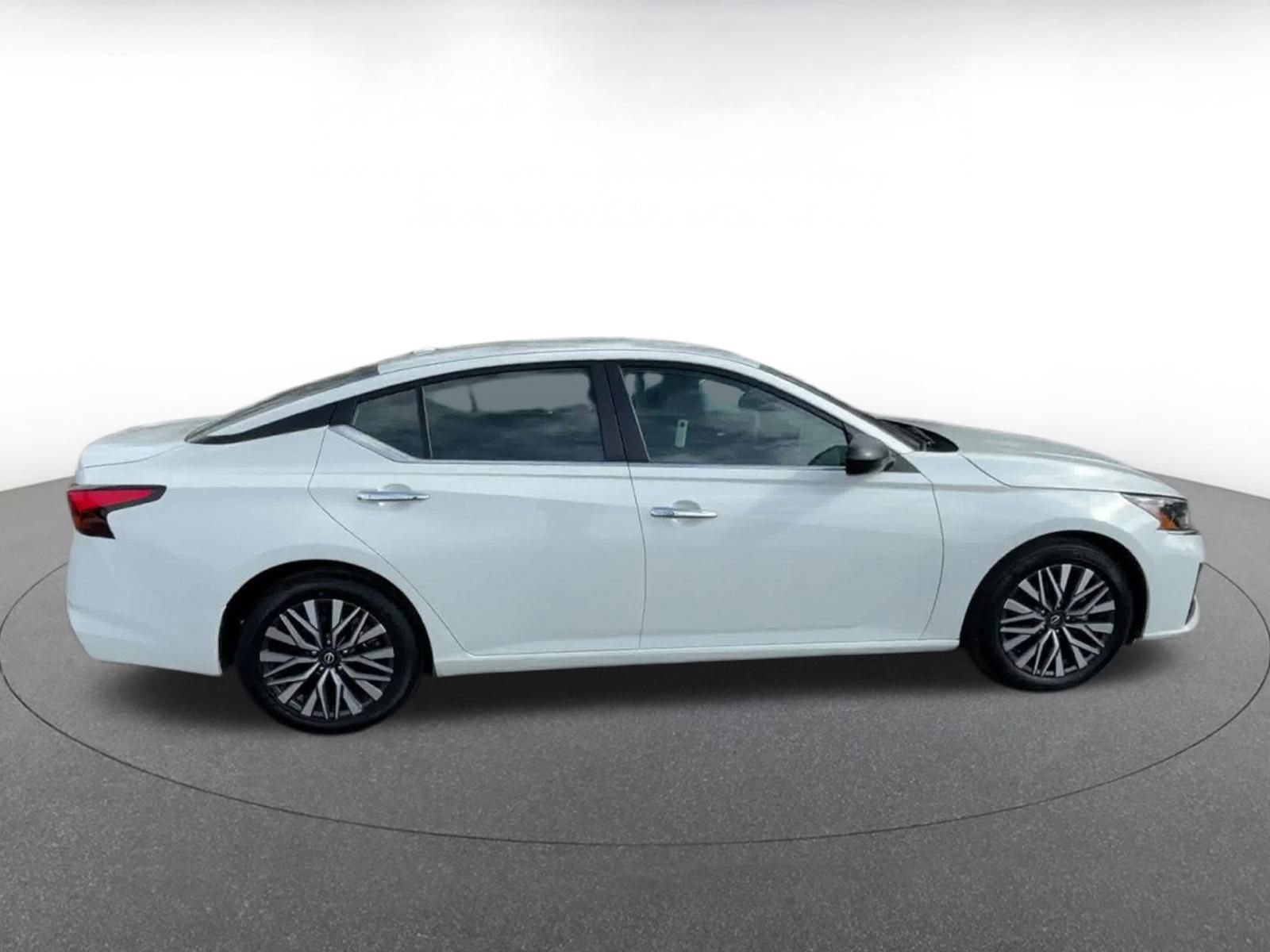 Thumbnail: 2025 Nissan Altima - 15