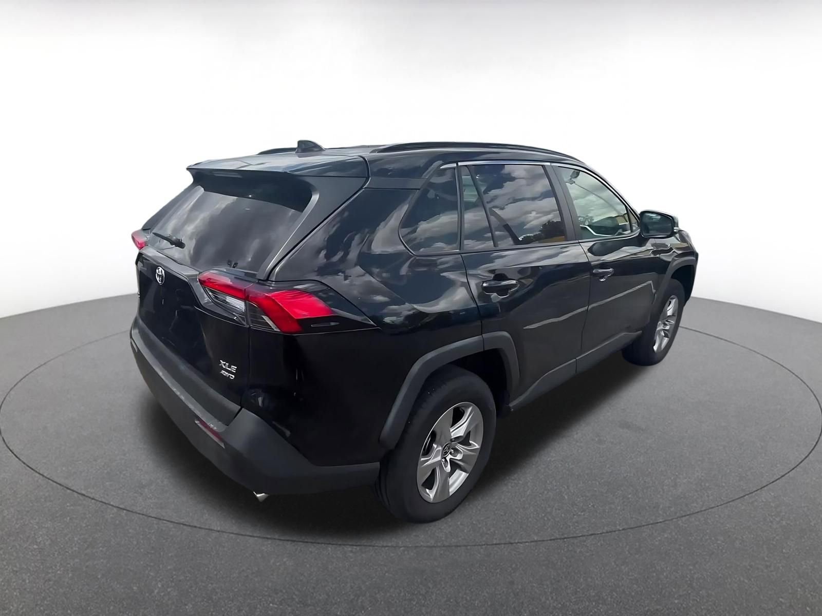 Thumbnail: 2025 Toyota RAV4 - 15
