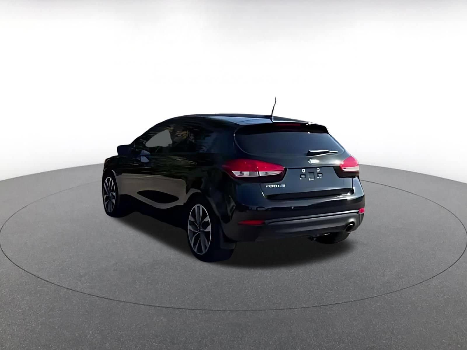 Thumbnail: 2018 Kia Forte - 8