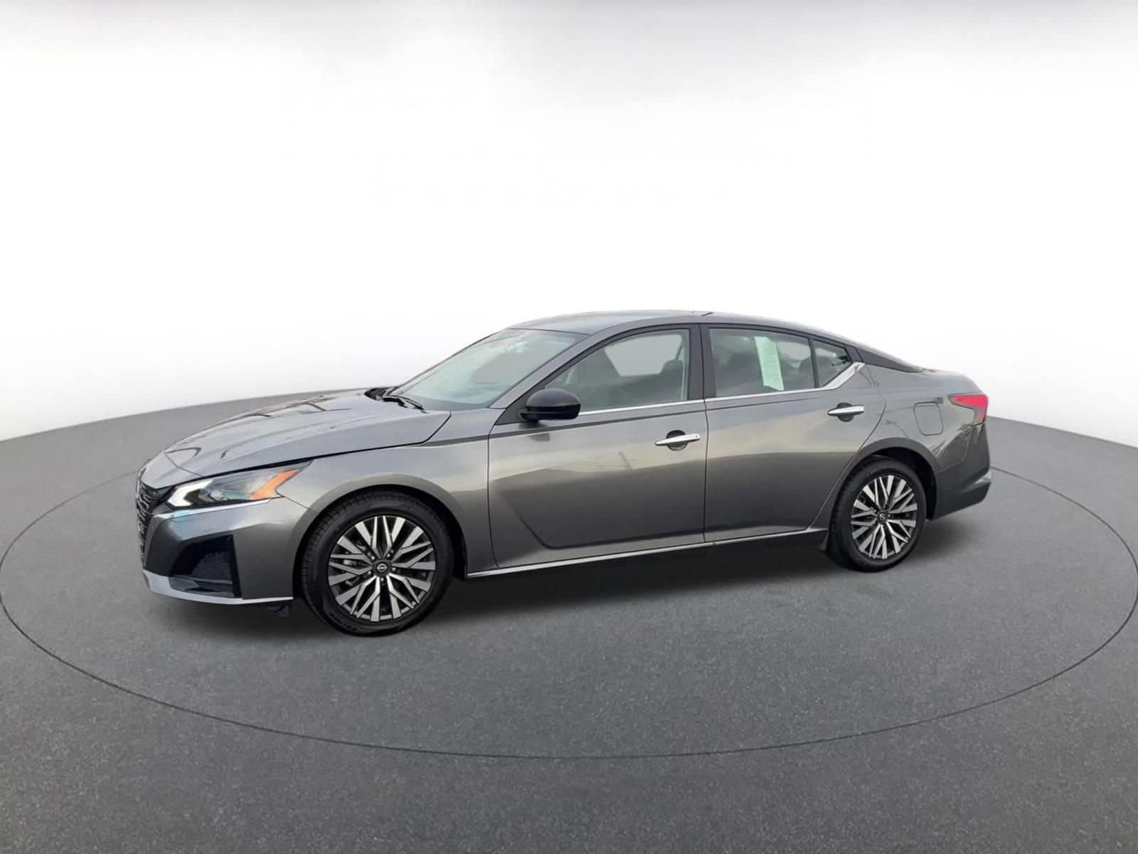 Thumbnail: 2025 Nissan Altima - 8