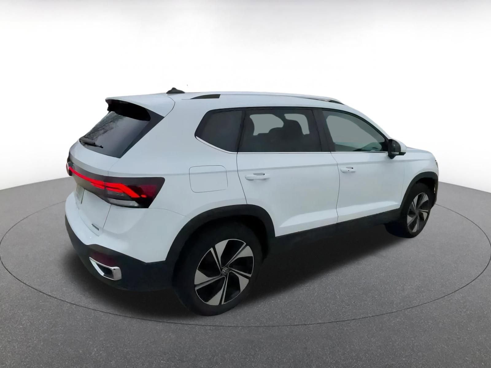 Thumbnail: 2025 Volkswagen Taos - 15