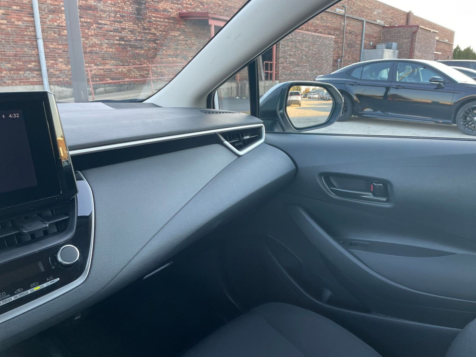 Thumbnail: 2025 Toyota Corolla - 34