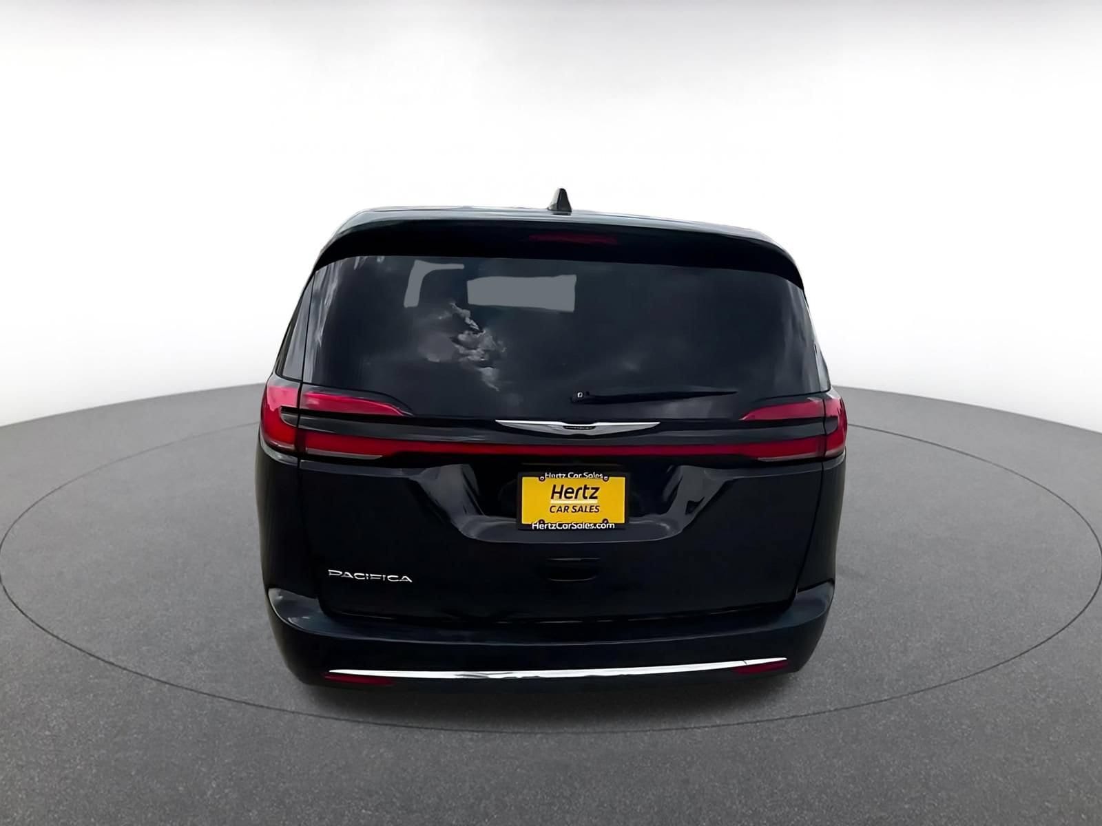 Thumbnail: 2025 Chrysler Pacifica - 12