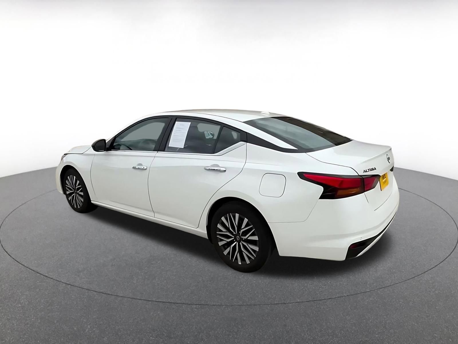 Thumbnail: 2025 Nissan Altima - 10