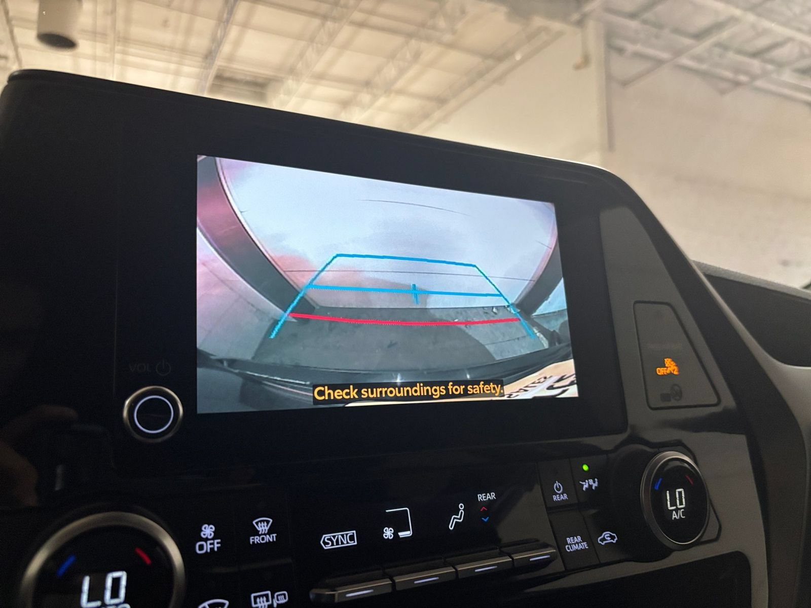 Thumbnail: 2025 Toyota Highlander - 25