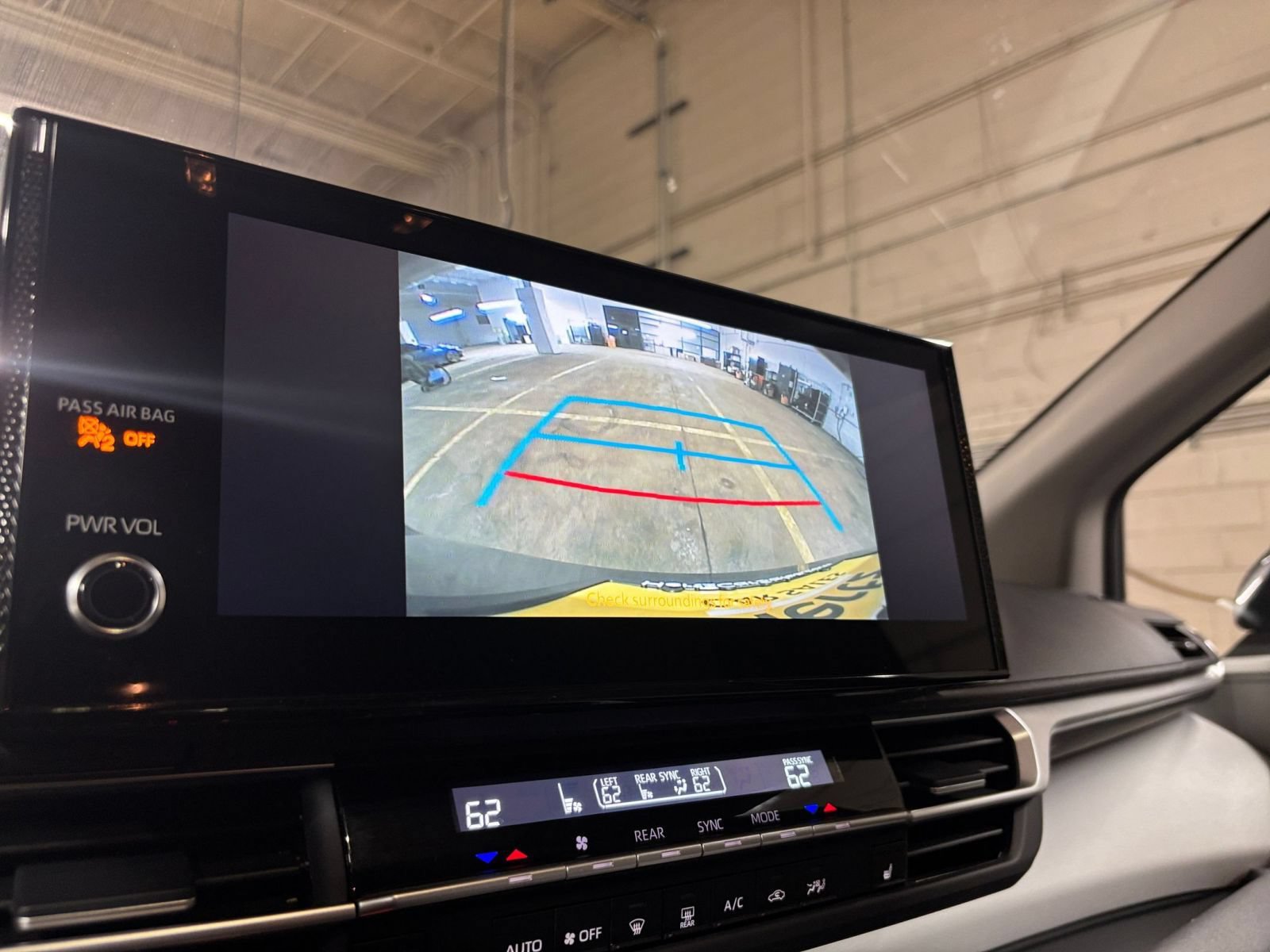 Thumbnail: 2025 Toyota Sienna - 24