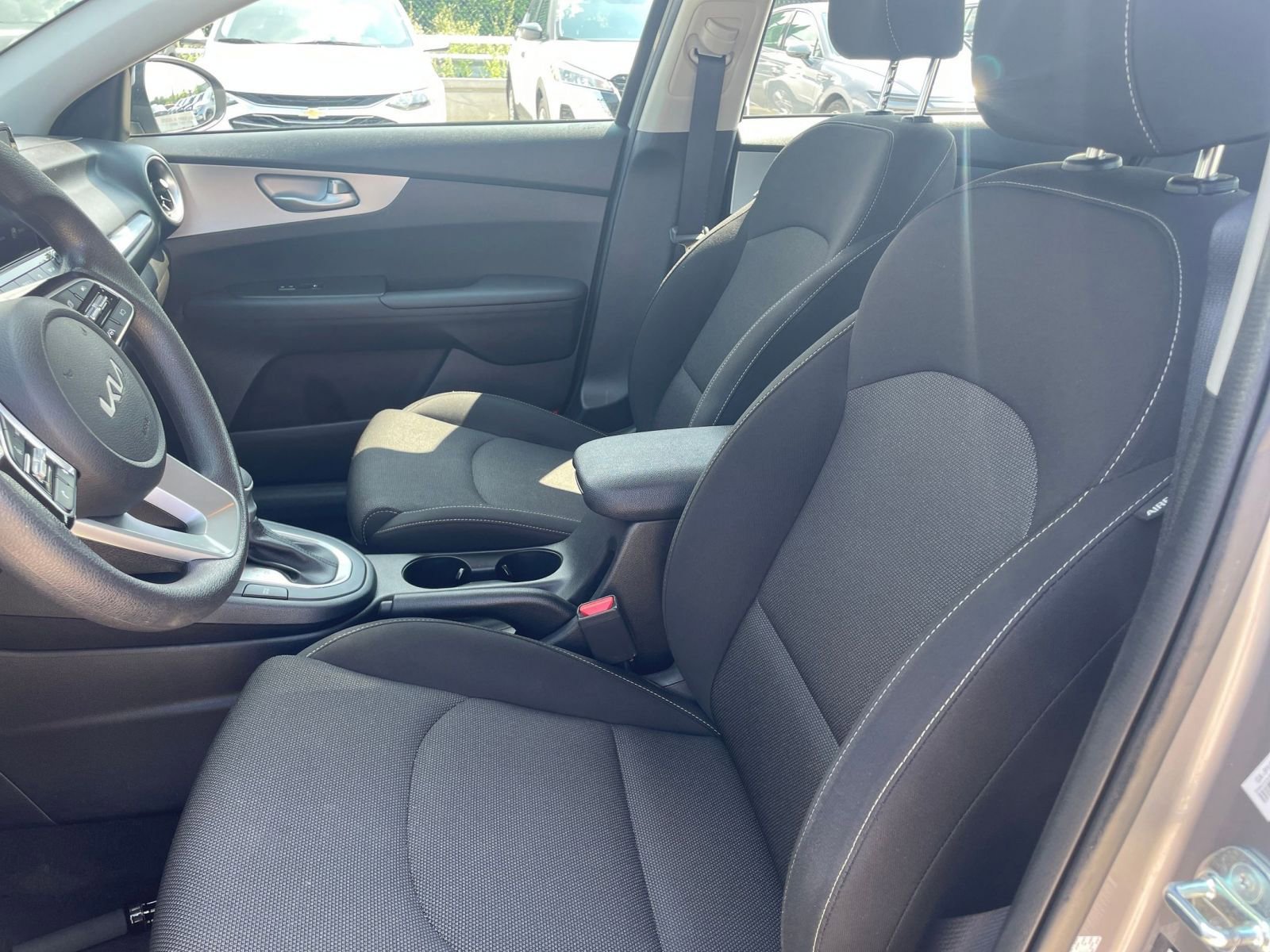 Thumbnail: 2023 Kia Forte - 28