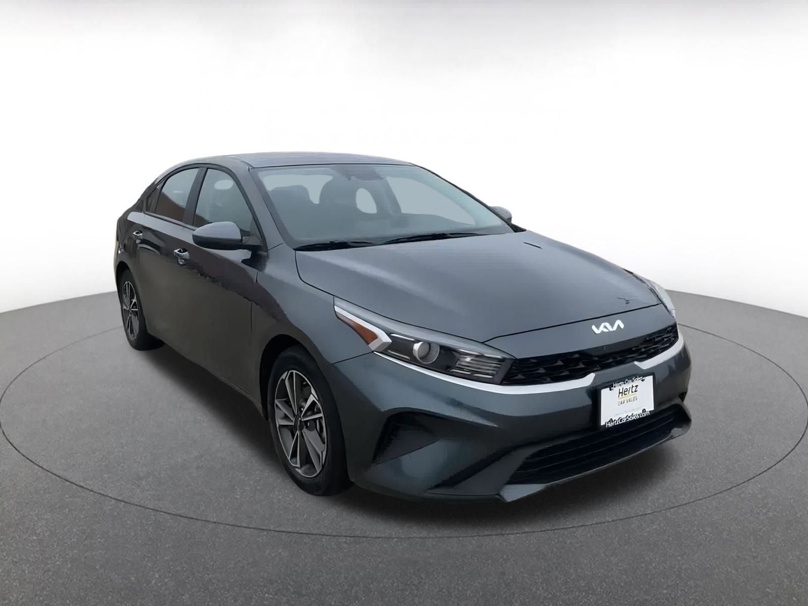 Thumbnail: 2024 Kia Forte - 3