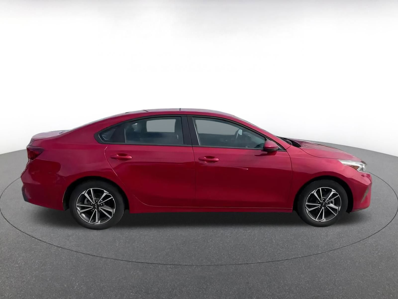 Thumbnail: 2024 Kia Forte - 16