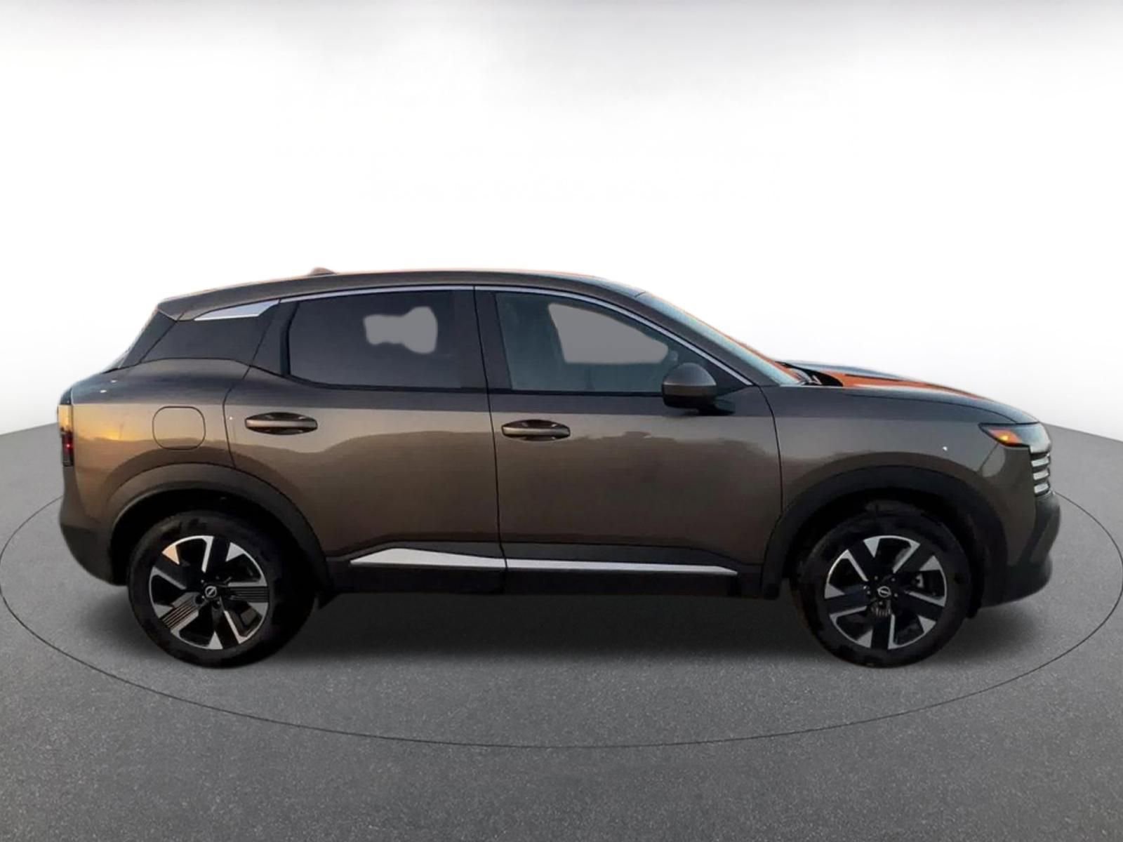 Thumbnail: 2025 Nissan Kicks - 16