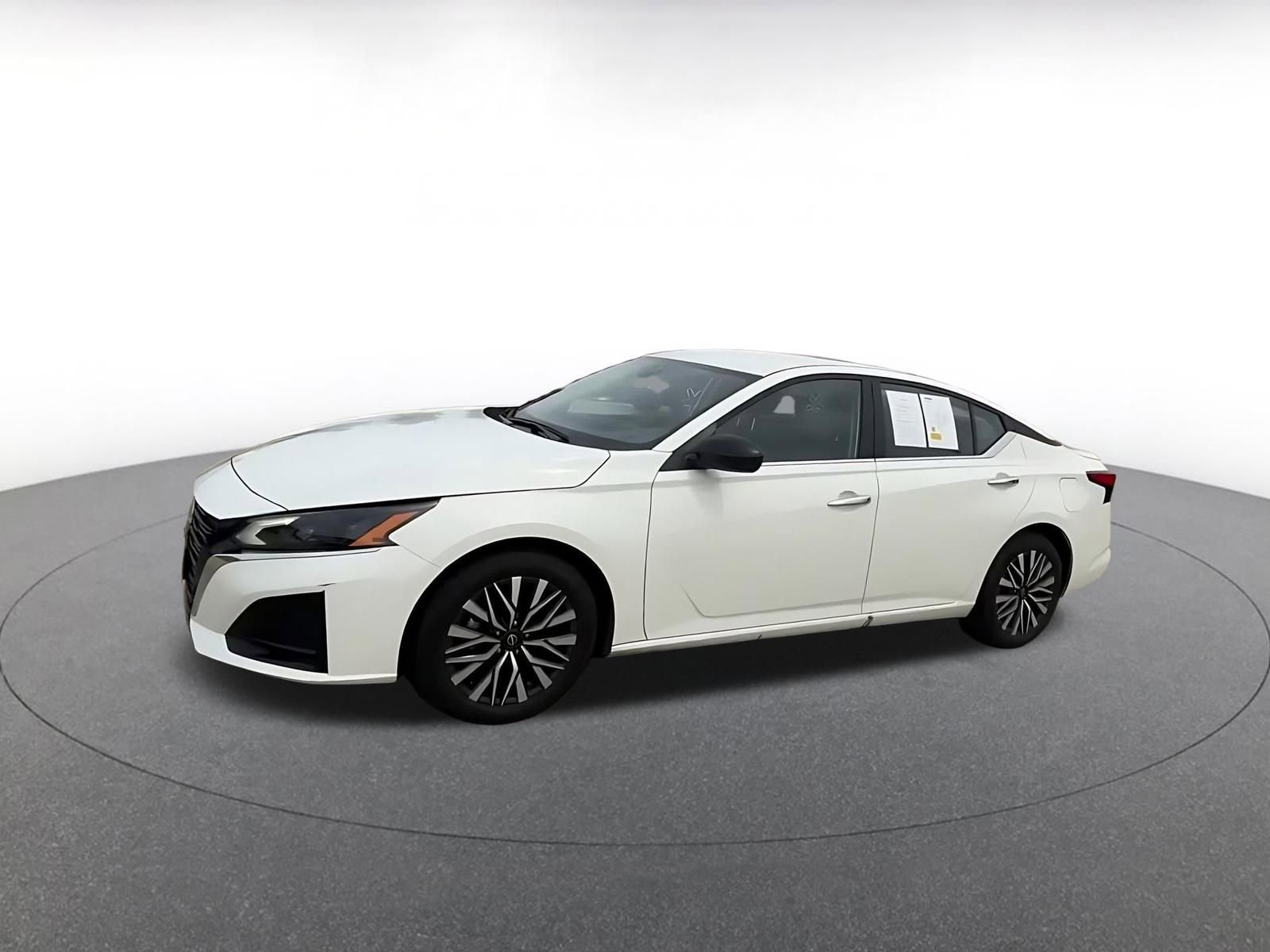 Thumbnail: 2025 Nissan Altima - 9