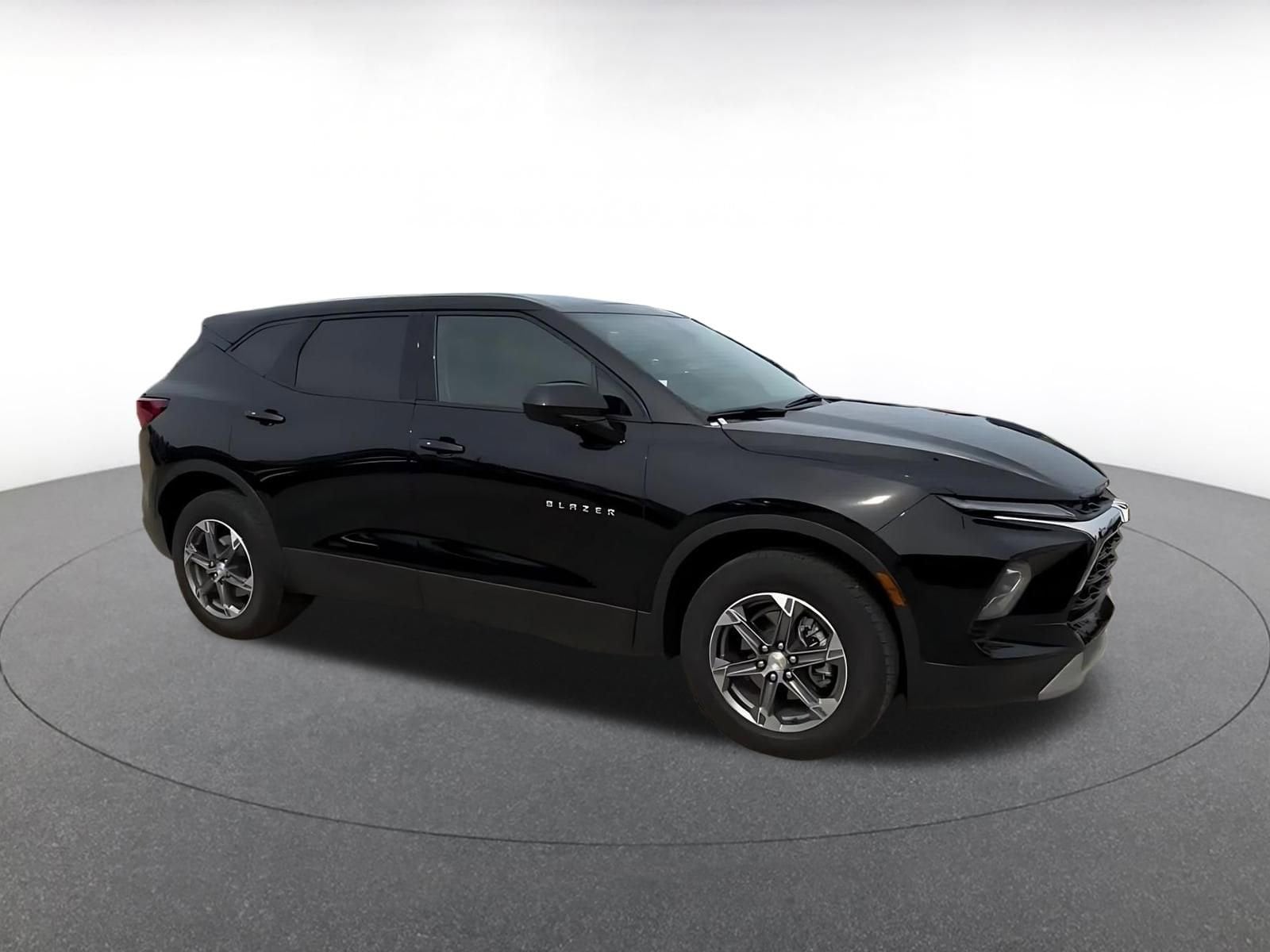 Thumbnail: 2025 Chevrolet Blazer - 2