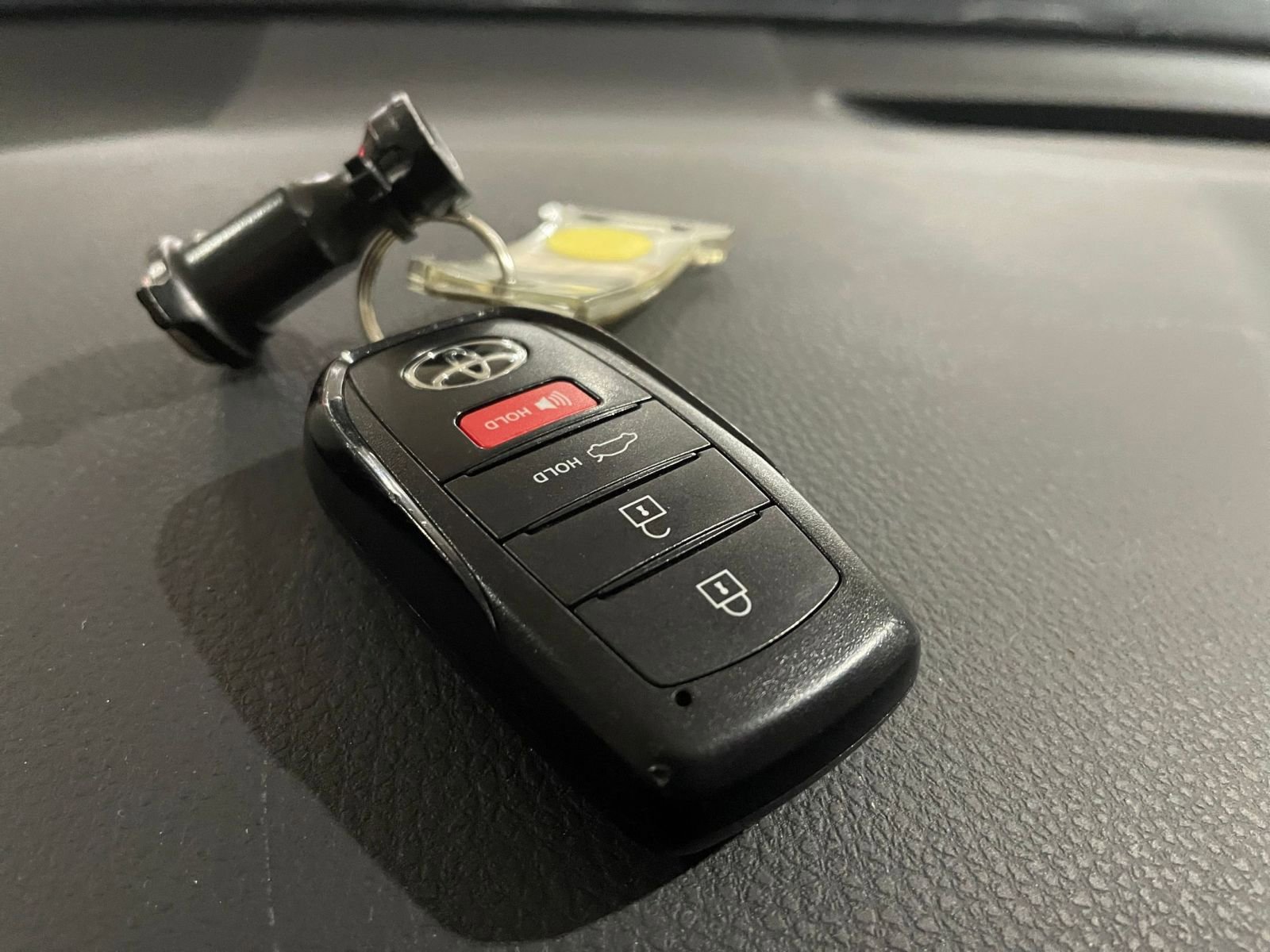 Thumbnail: 2025 Toyota Camry - 21