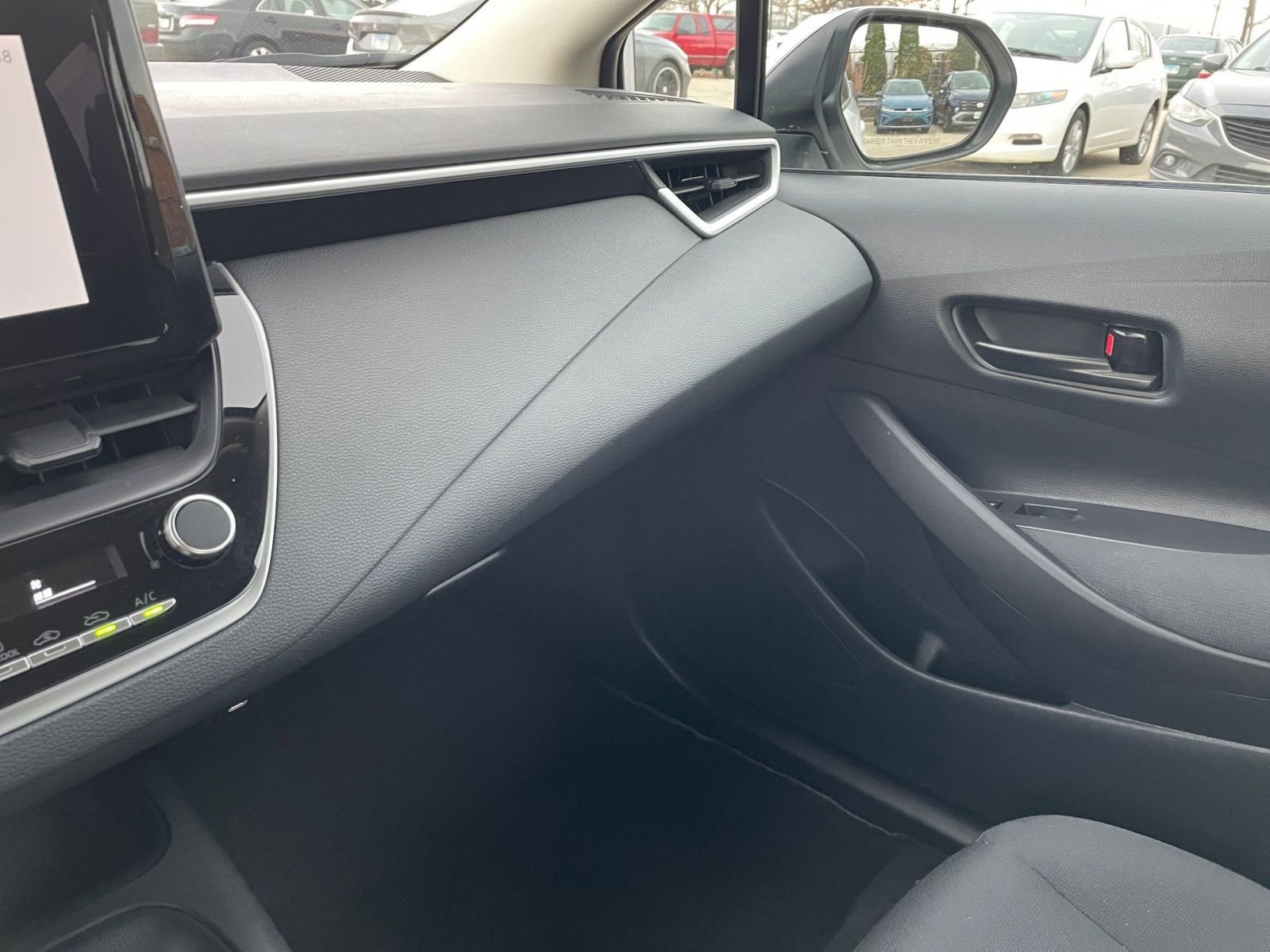 Thumbnail: 2025 Toyota Corolla - 34