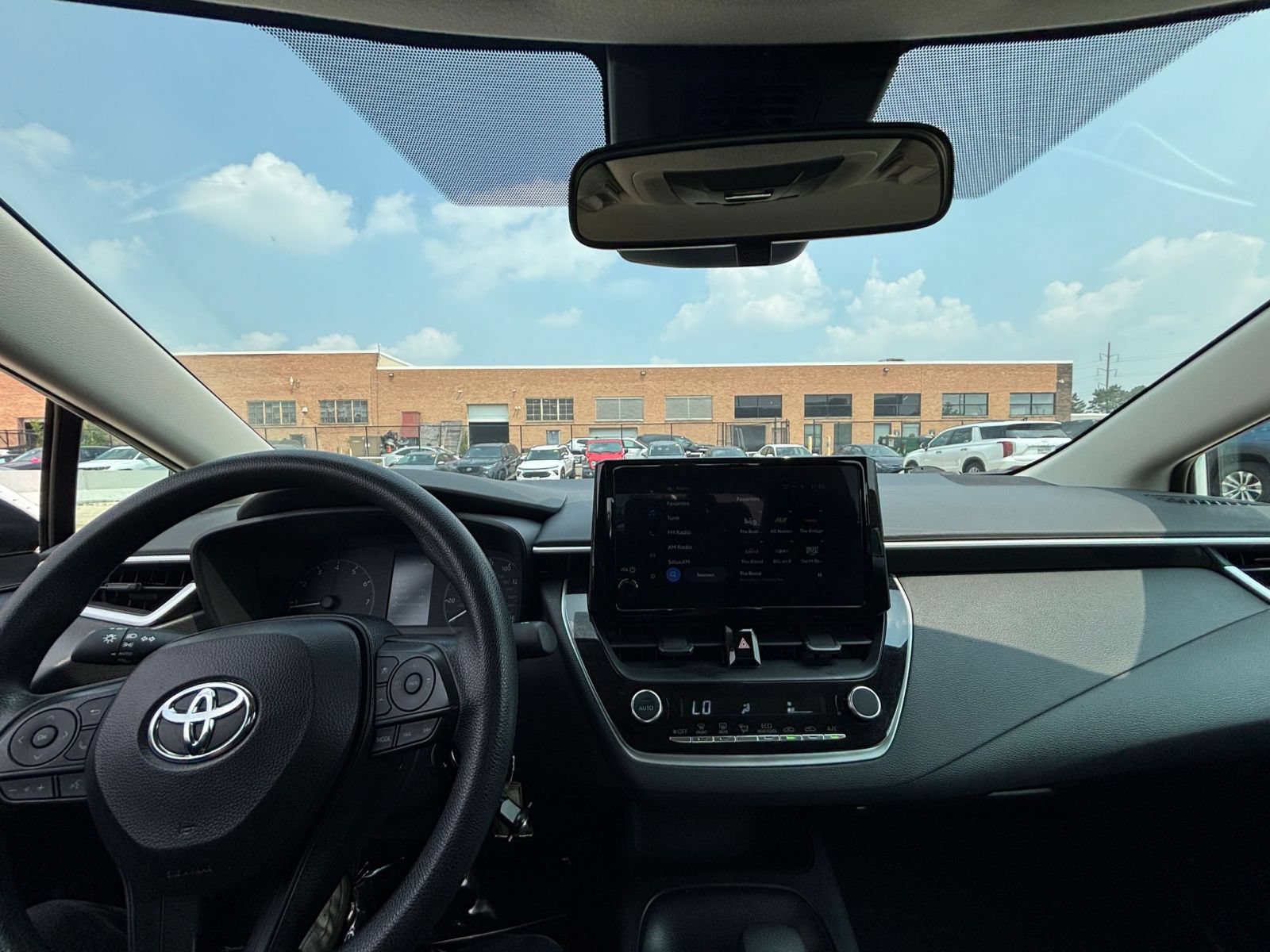 Thumbnail: 2025 Toyota Corolla - 31