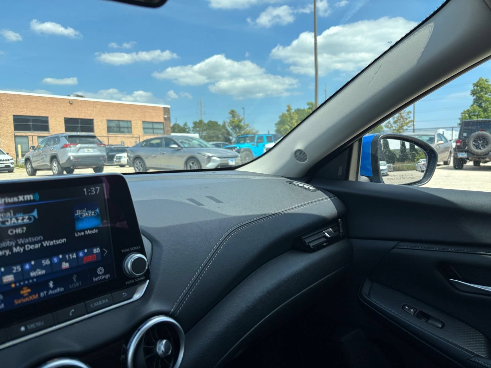 Thumbnail: 2025 Nissan Sentra - 32