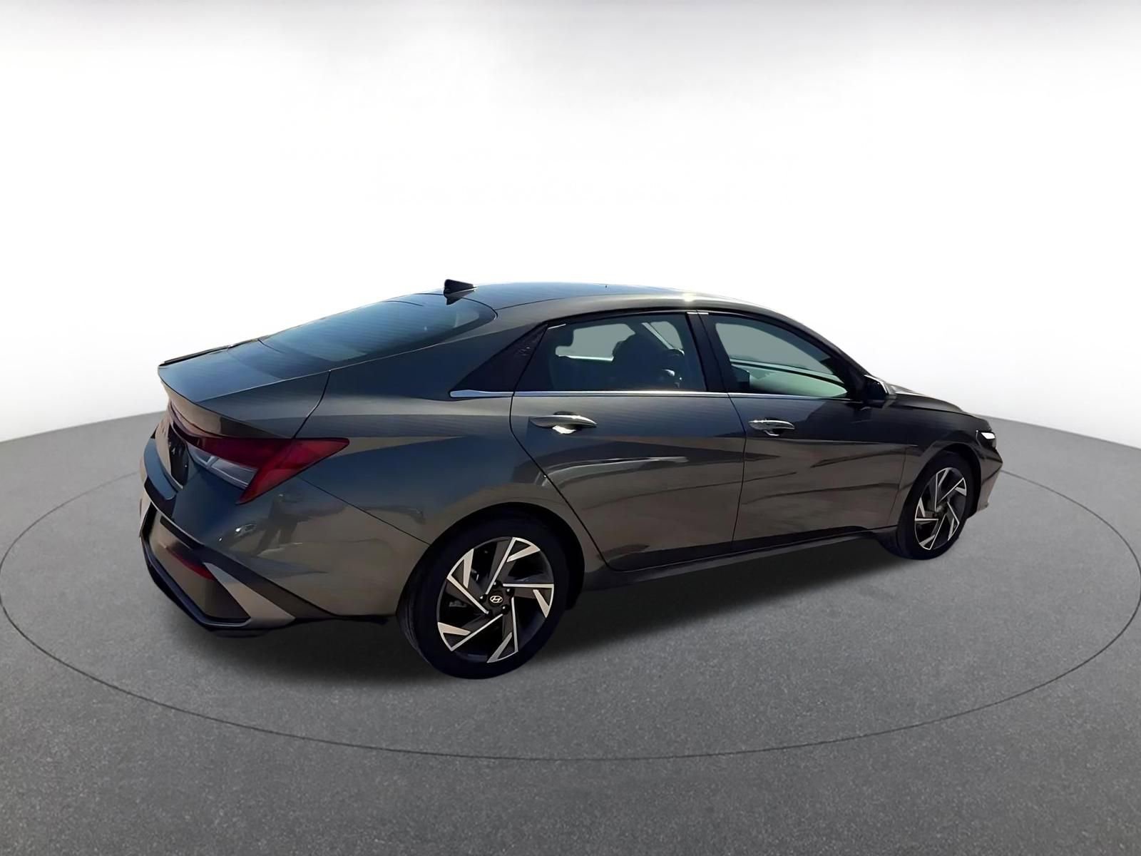Thumbnail: 2025 Hyundai Elantra - 15